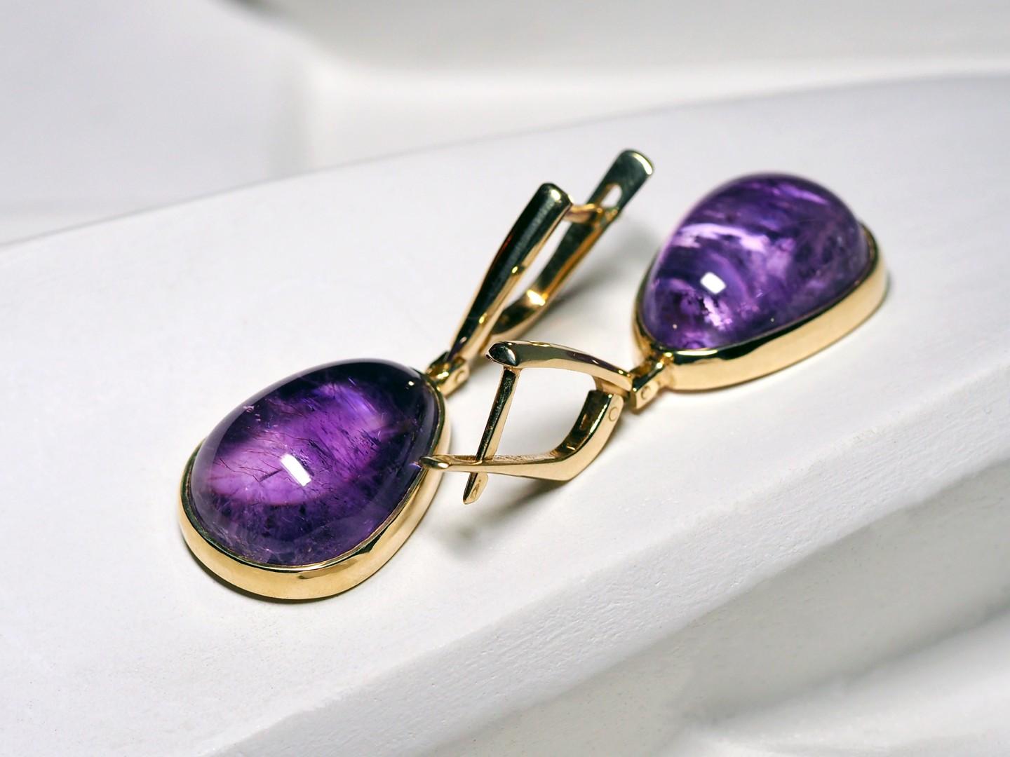 Women's or Men's Amethyst Yellow Gold Earrings Cabochon Gems For Sale