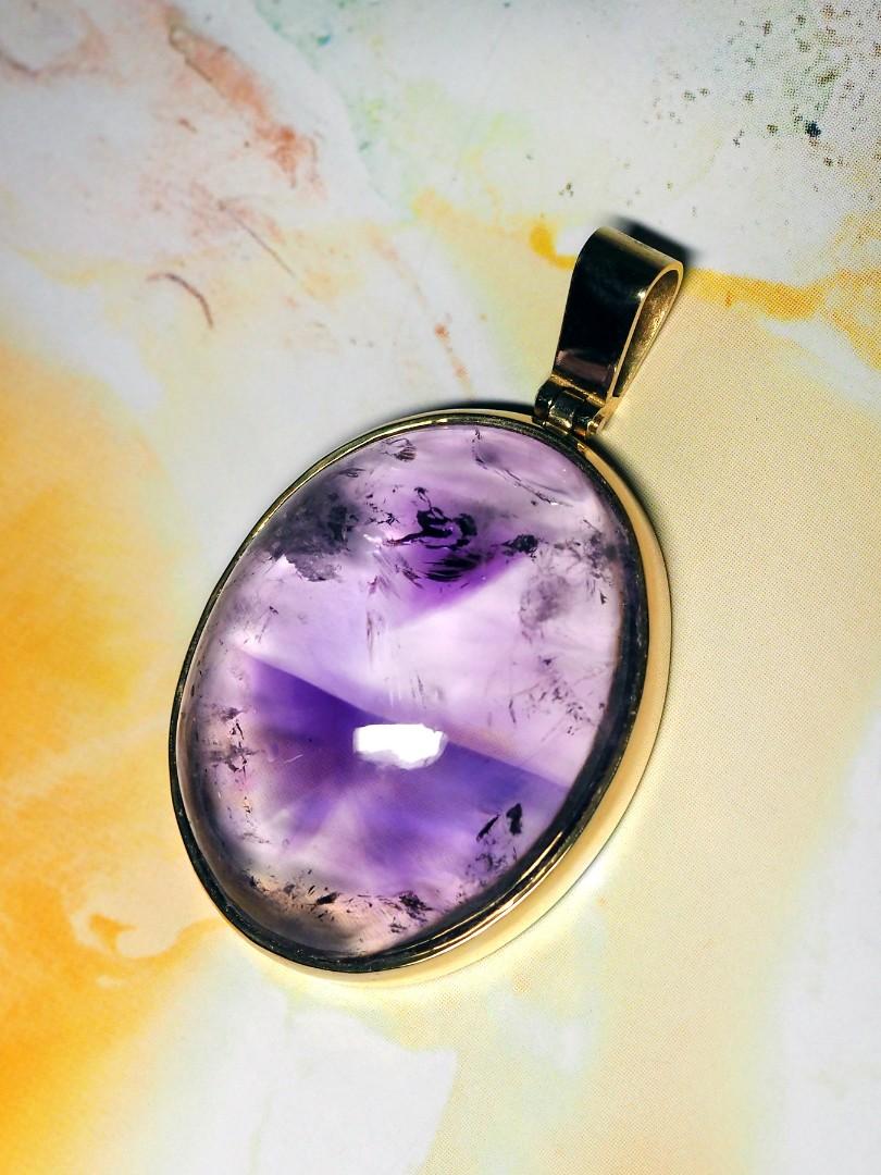 Women's or Men's Amethyst Yellow Gold Pendant Cabochon Gem Royal Purple Namibian Stone Minimalism For Sale