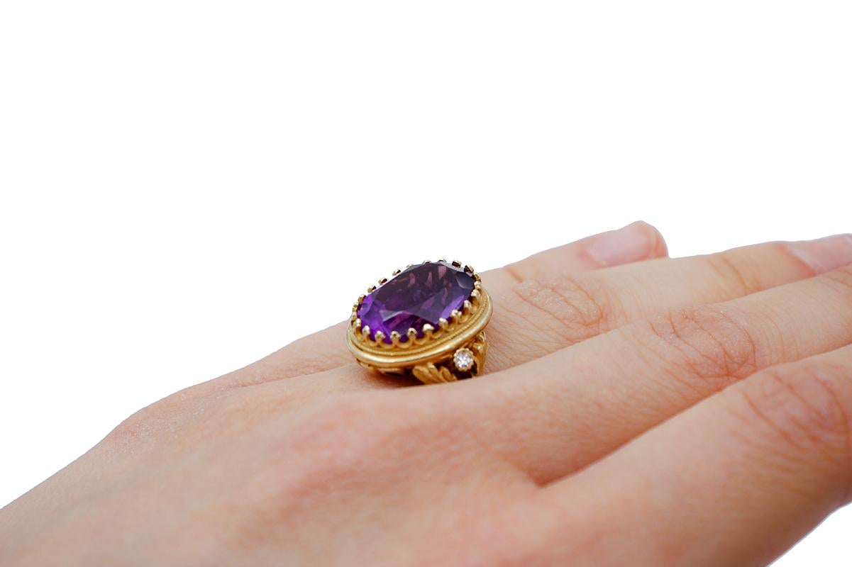 Amethyst, Diamonds, 18 Karat Yellow Gold Retrò Ring In Good Condition For Sale In Marcianise, Marcianise (CE)
