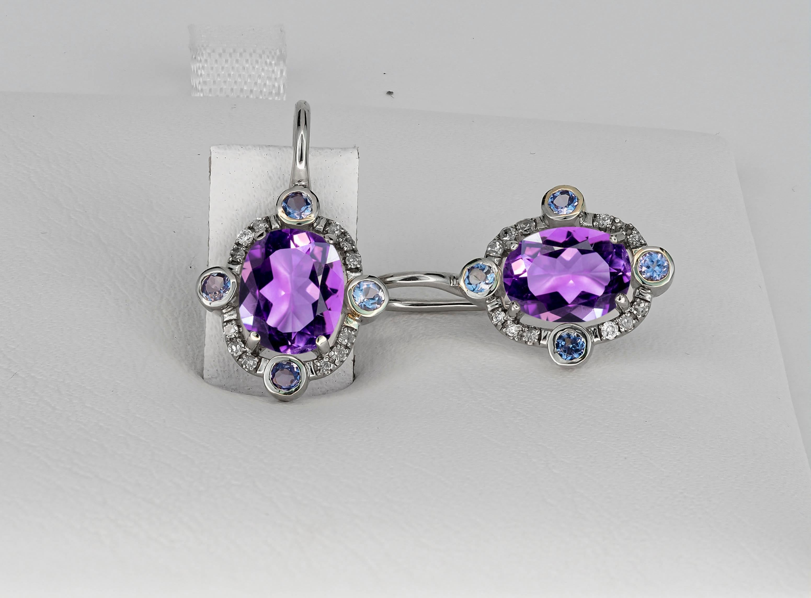 Amethysts 14k gold drop earrings. In New Condition For Sale In Istanbul, TR