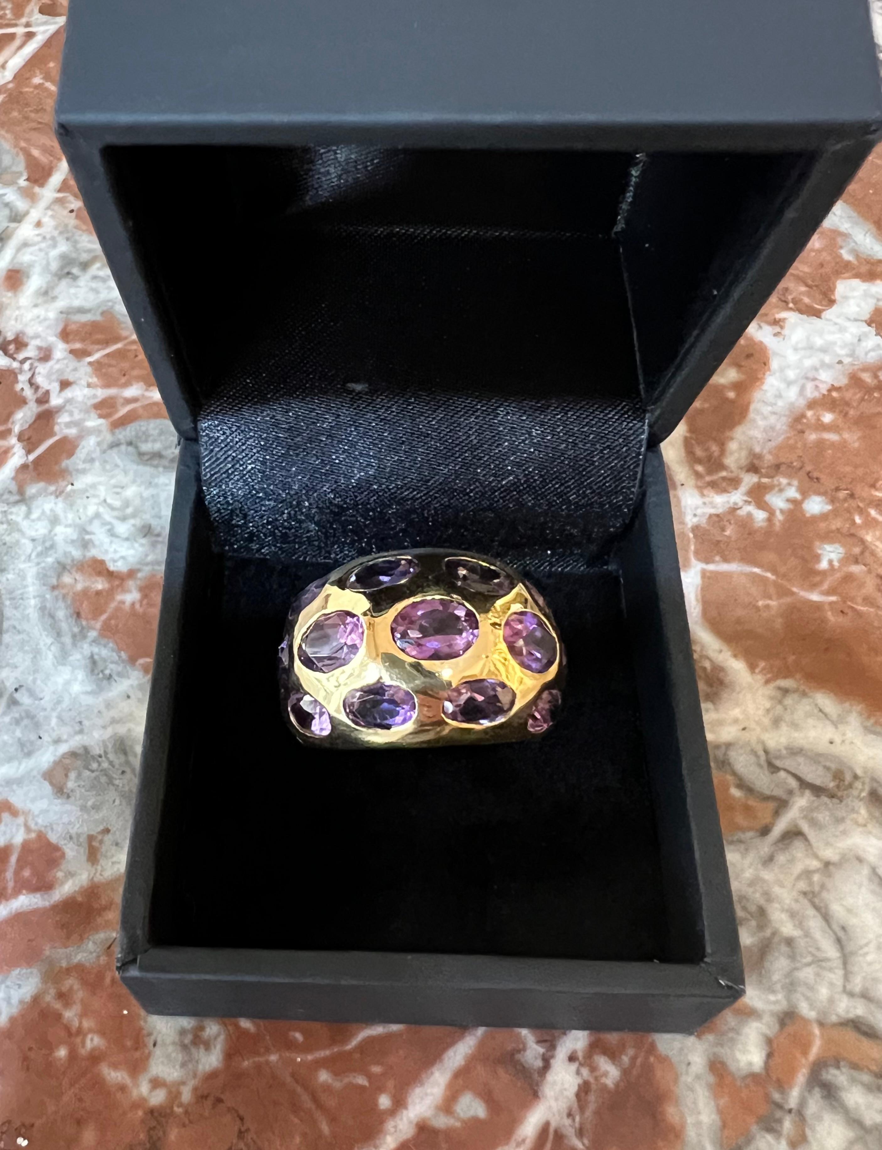 Amethysts 18 Carat Yellow Gold Band Ring In Excellent Condition For Sale In Paris, FR