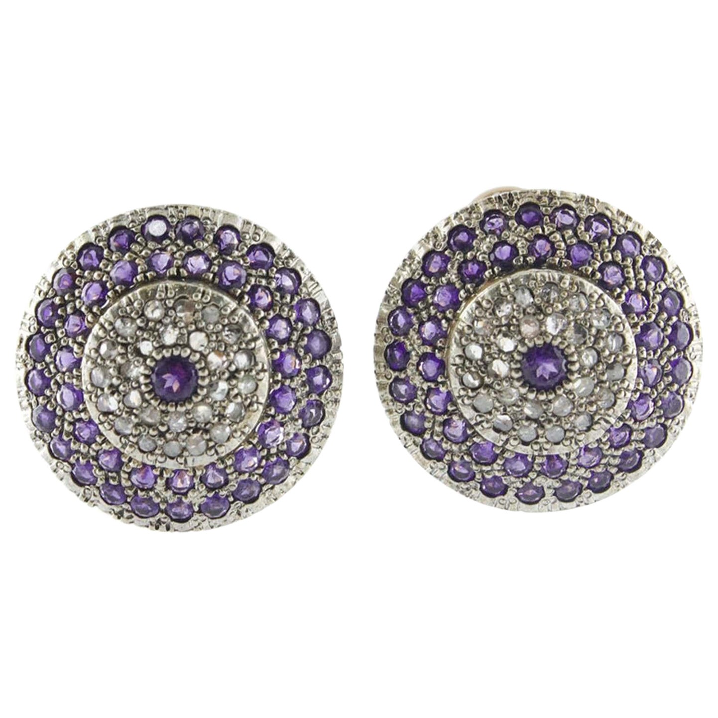Boucles d'oreilles en améthystes, diamants, or rose et argent.