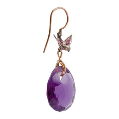 Pendants d'oreilles en or rose, améthystes, rubis, diamants et argent