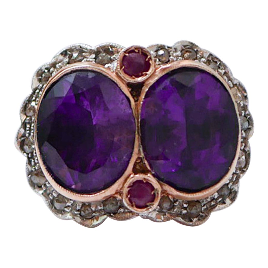 Anello con ametiste, rubini, diamanti, oro rosa e argento. in vendita