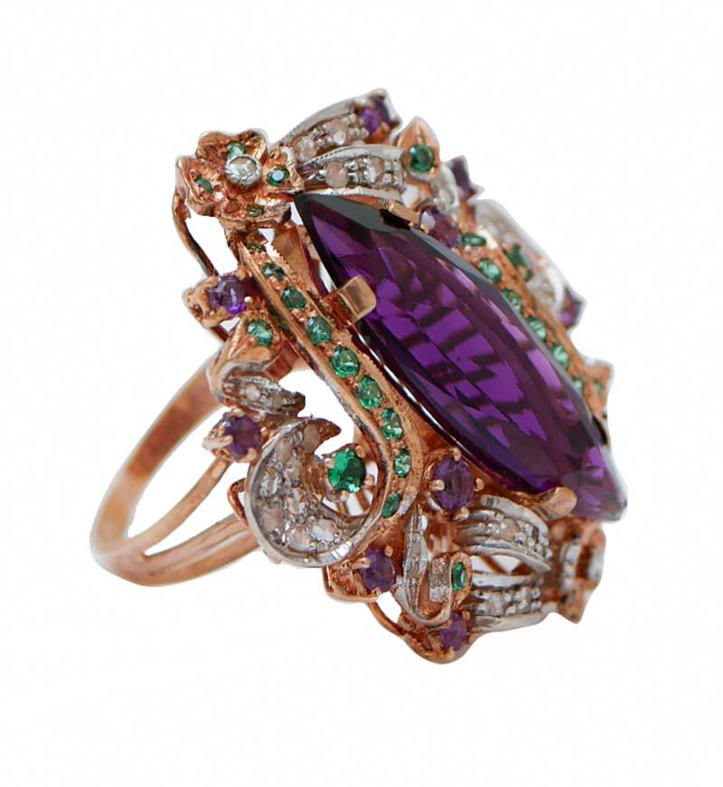 Retrò ring in 14 kt rose gold and silver structure mounted with an hydrothermal amethyst in the central part surrounded by diamonds, amethysts and hydrothermal spinel.
This ring was totally handmade by Italian master goldsmiths and it is in perfect