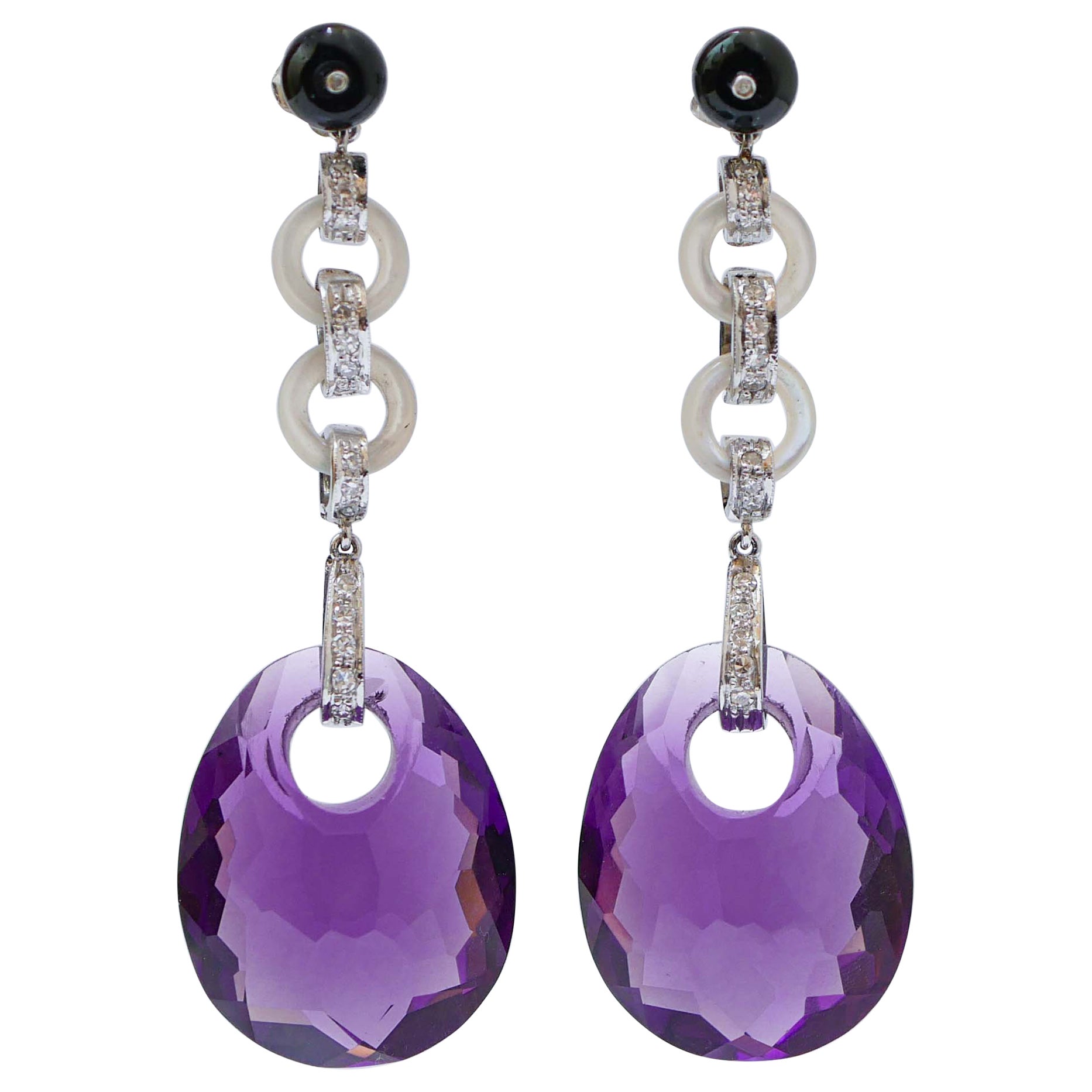 Boucles d'oreilles en platine avec améthystes, pierres blanches, diamants, onyx et onyx