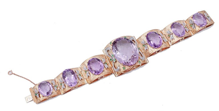 SHIPPING POLICY: 
No additional costs will be added to this order.
Shipping costs will be totally covered by the seller (customs duties included). 

Gorgeous retrò bracelet in 9 karat rose gold strcture mounted with seven amethysts between details