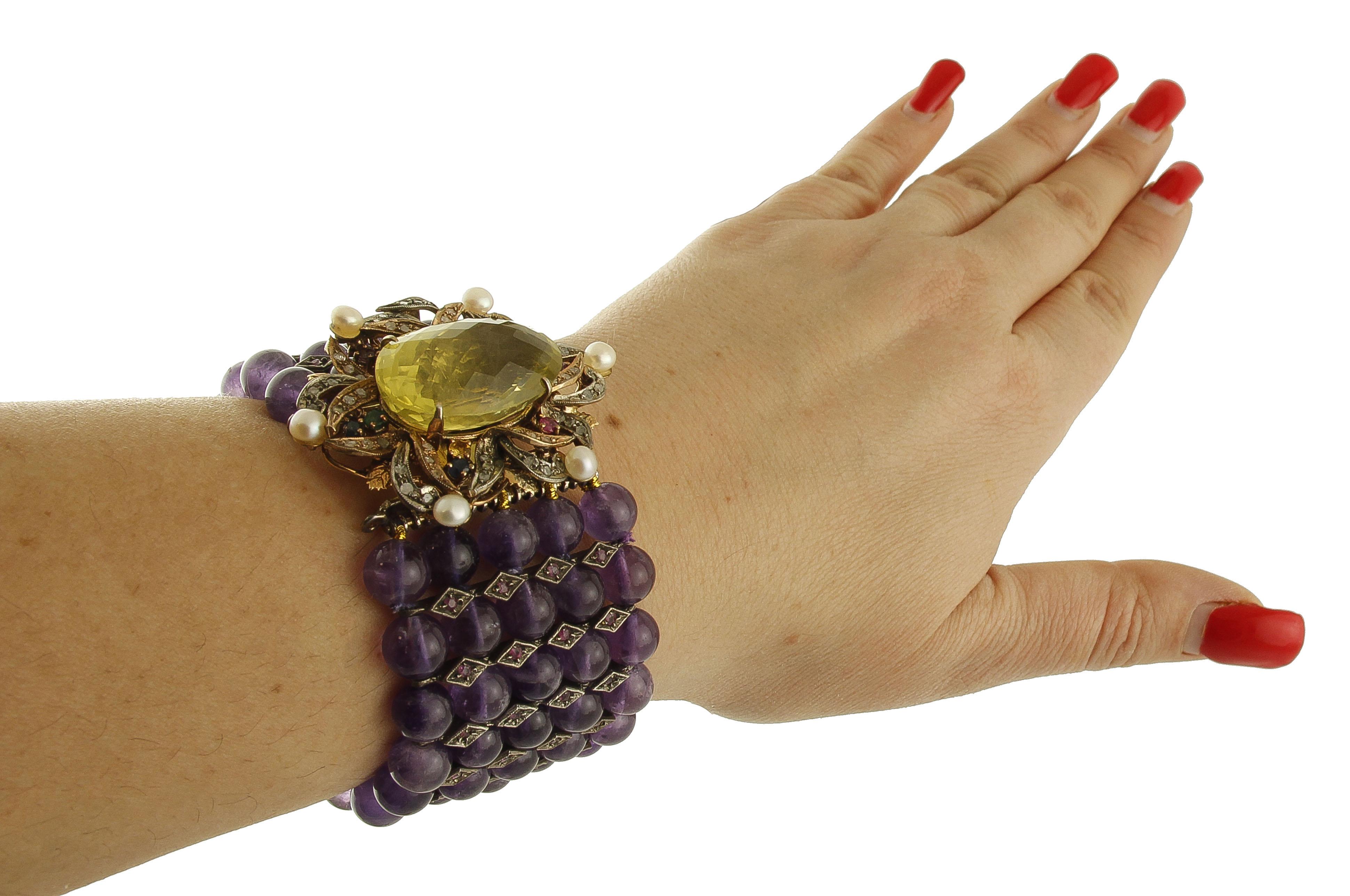 Bracelet en or et argent avec améthyste, topaze, diamant, rubis, émeraudes, saphirs et perles en vente 1