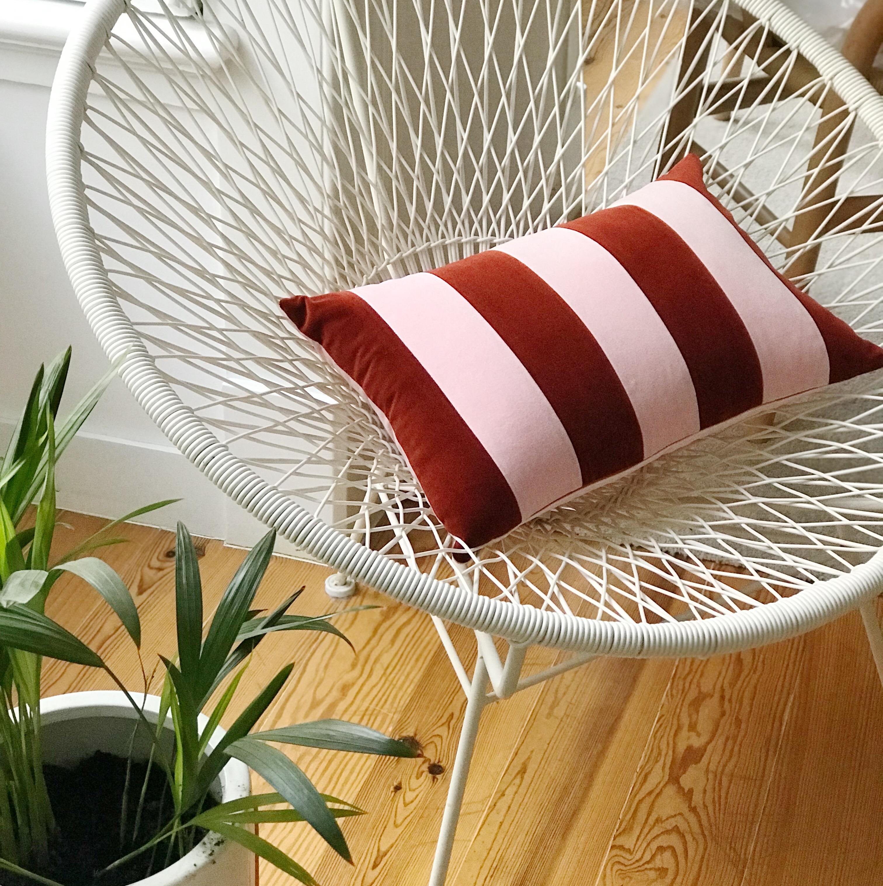 Ametista II Brown and Green Velvet Deluxe Handmade Dekokissen im Zustand „Neu“ im Angebot in Viseu, PT
