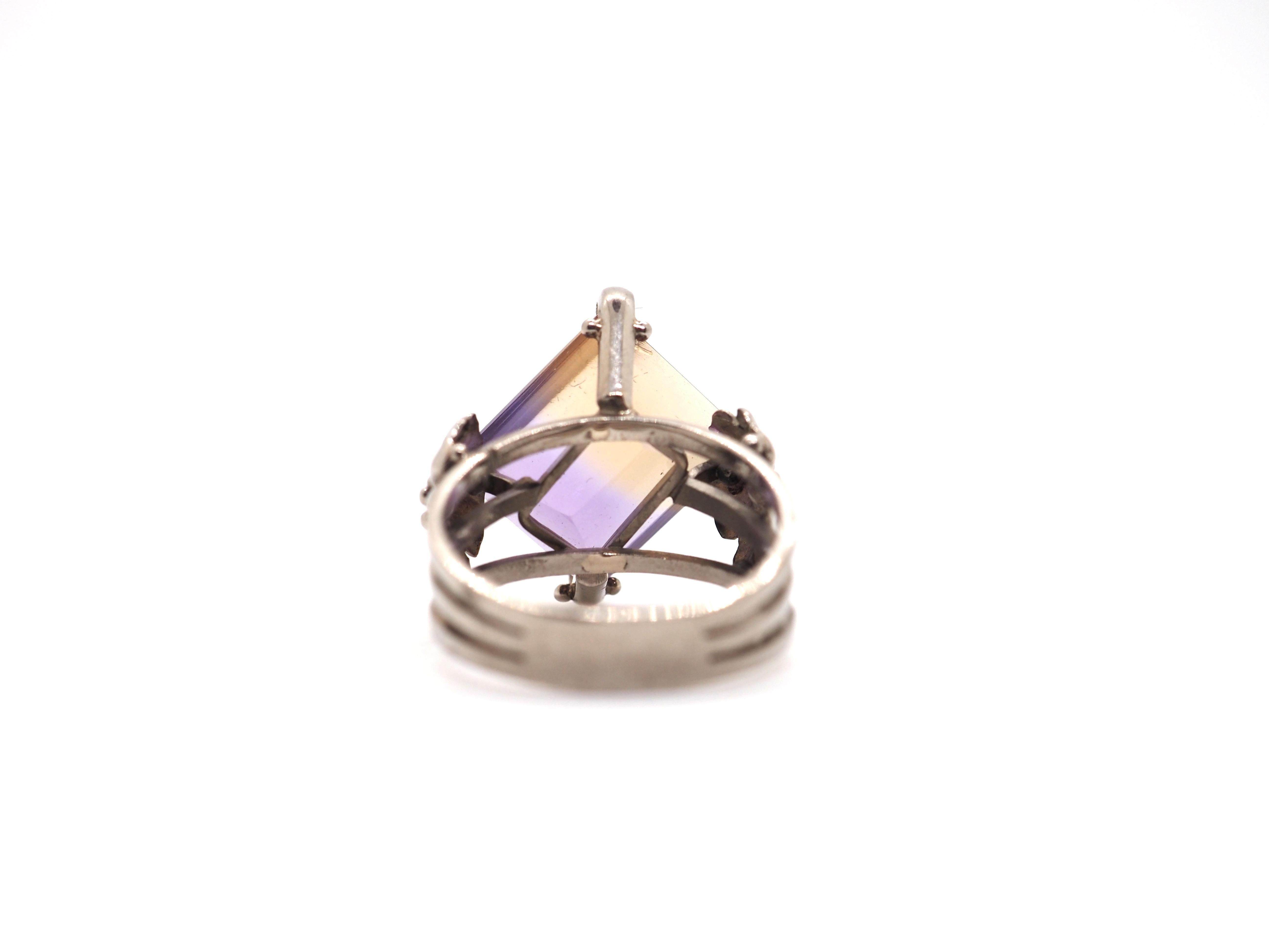 Ametrine Stone 18k White Gold Ring In Excellent Condition For Sale In Geneva, CH
