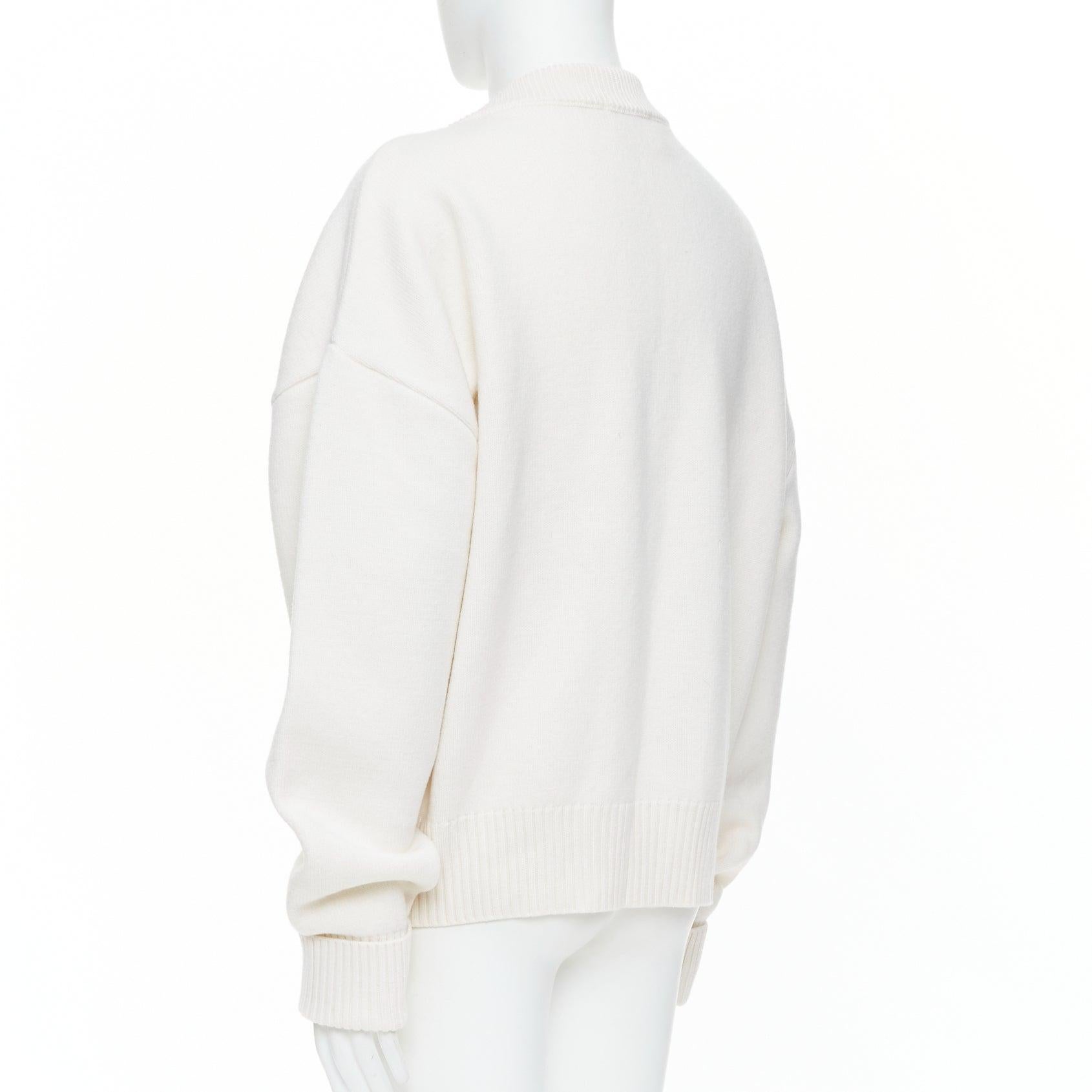 Cardigan boutonné AMI De Coeur en laine vierge crème avec logo en forme de cœur XL en vente 2