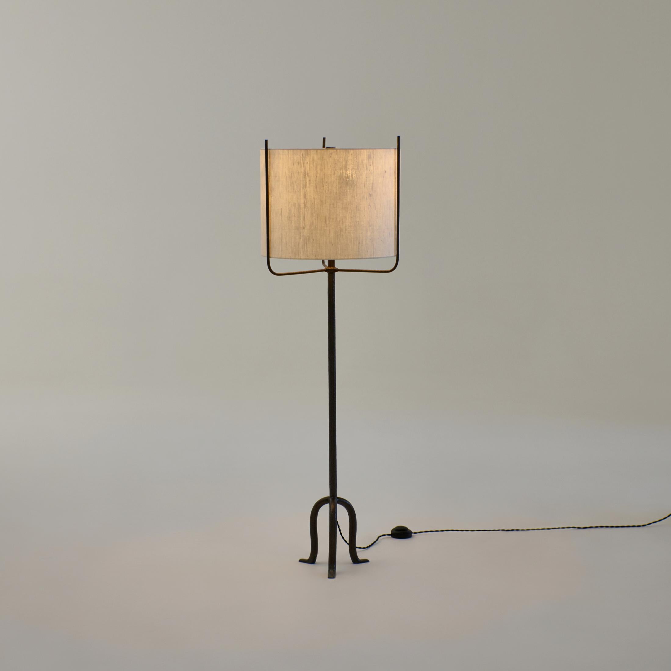 AMIGA FLOOR LIGHT, designed in 2025.

Floor light made from hammered metal topped with a delicate fabric lampshade. This piece is hand-crafted in Northern Portugal.
Bespoke dimensions and fabric options available upon request. 

Made to
