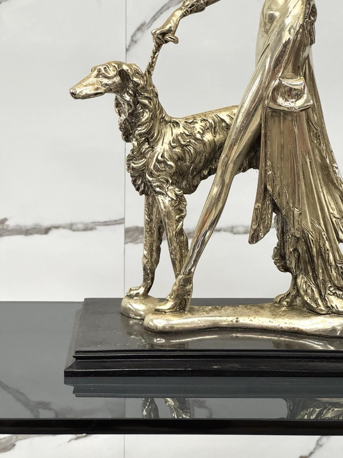 Italian Amilcare Santini Scultura In Resina Argentata Art Dèco in vendita
