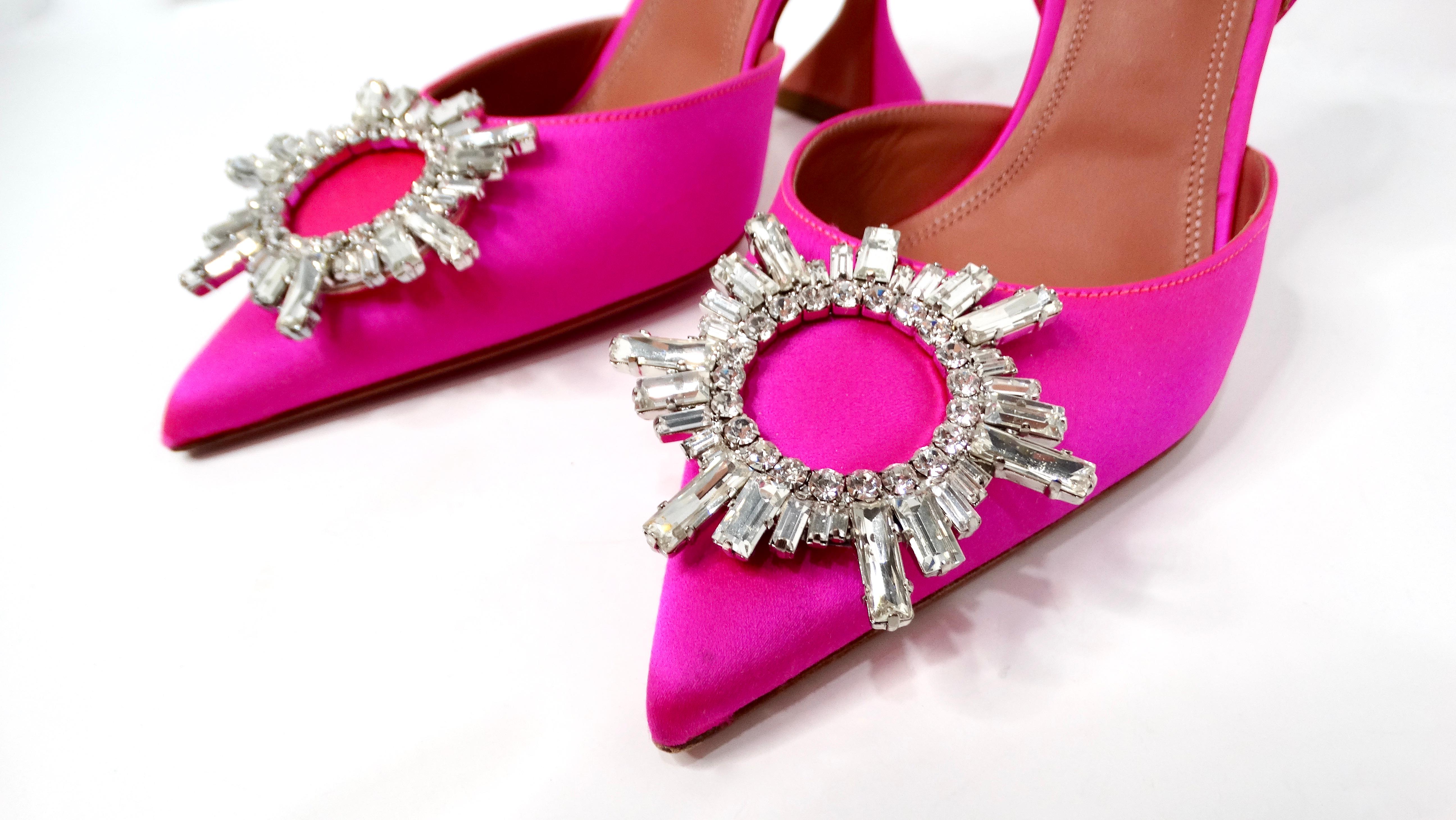 Amina Muaddi Begum Hot Pink Satin Slingback Pumps mit Slingback im Zustand „Gut“ im Angebot in Scottsdale, AZ
