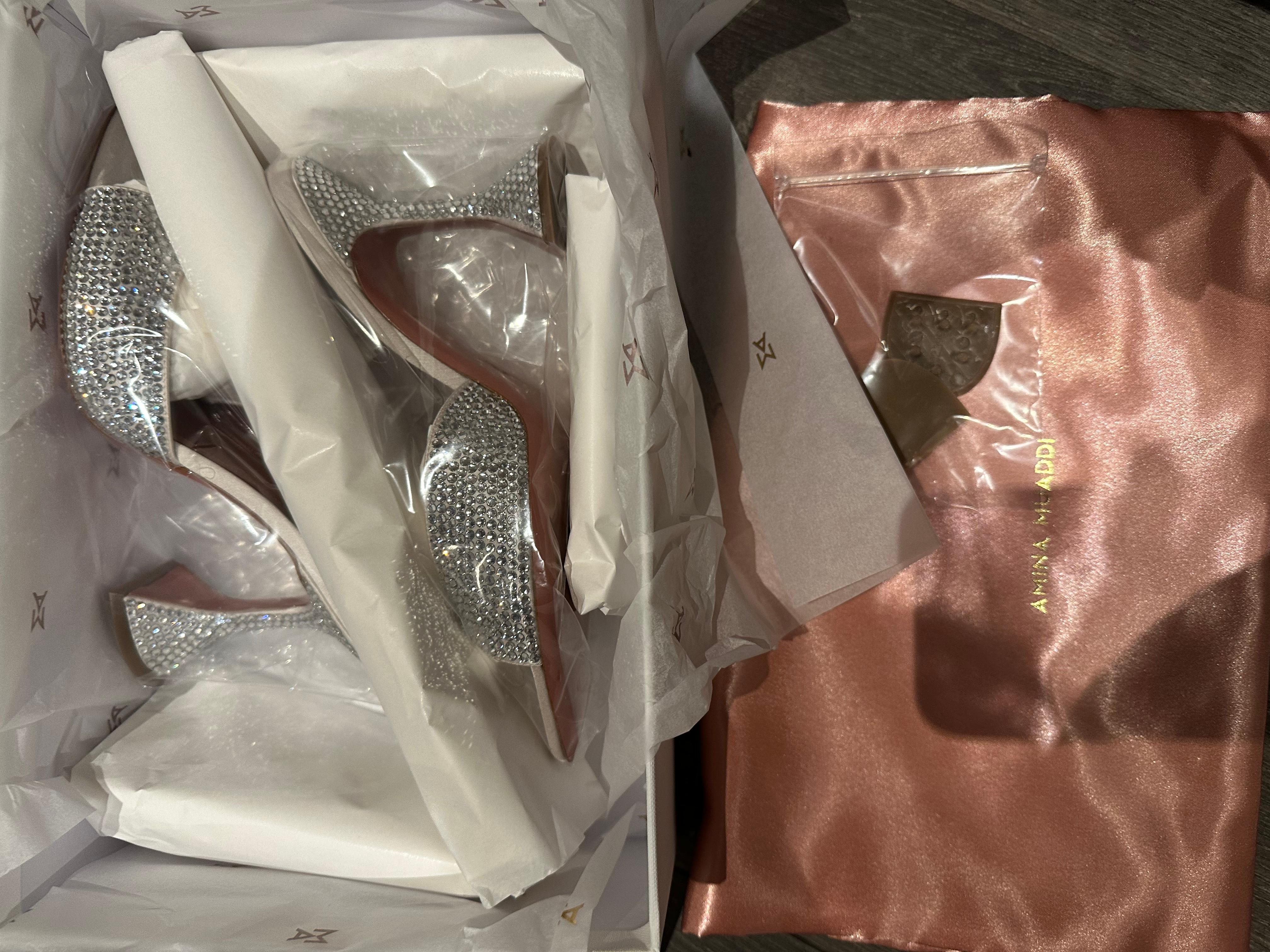 Amina Muaddi Caroline Mules di cristallo 95 In condizioni Nuovo in vendita a London, England
