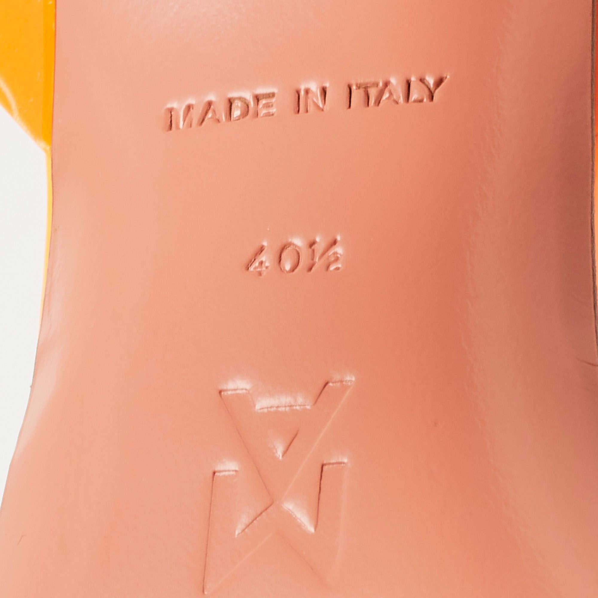 Amina Muaddi escarpins Holli en verre orange avec bride arrière en PVC, taille 40,5 en vente 2