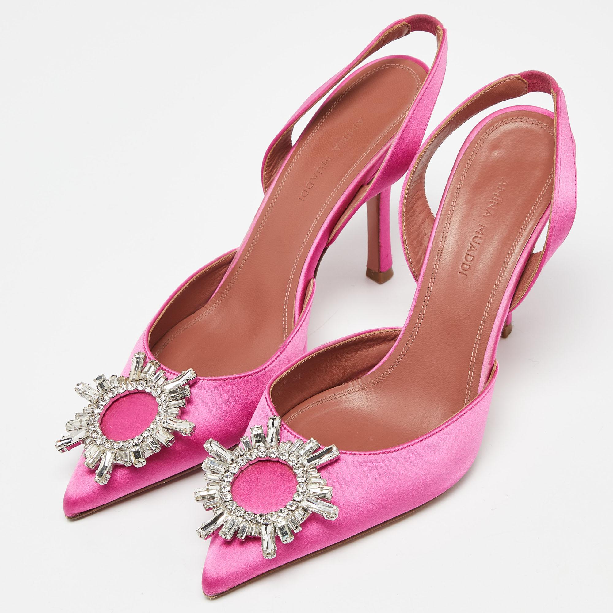 Discover footwear elegance with these designer women's pumps. Meticulously designed, these heels marry fashion and comfort, ensuring you shine in every setting.
