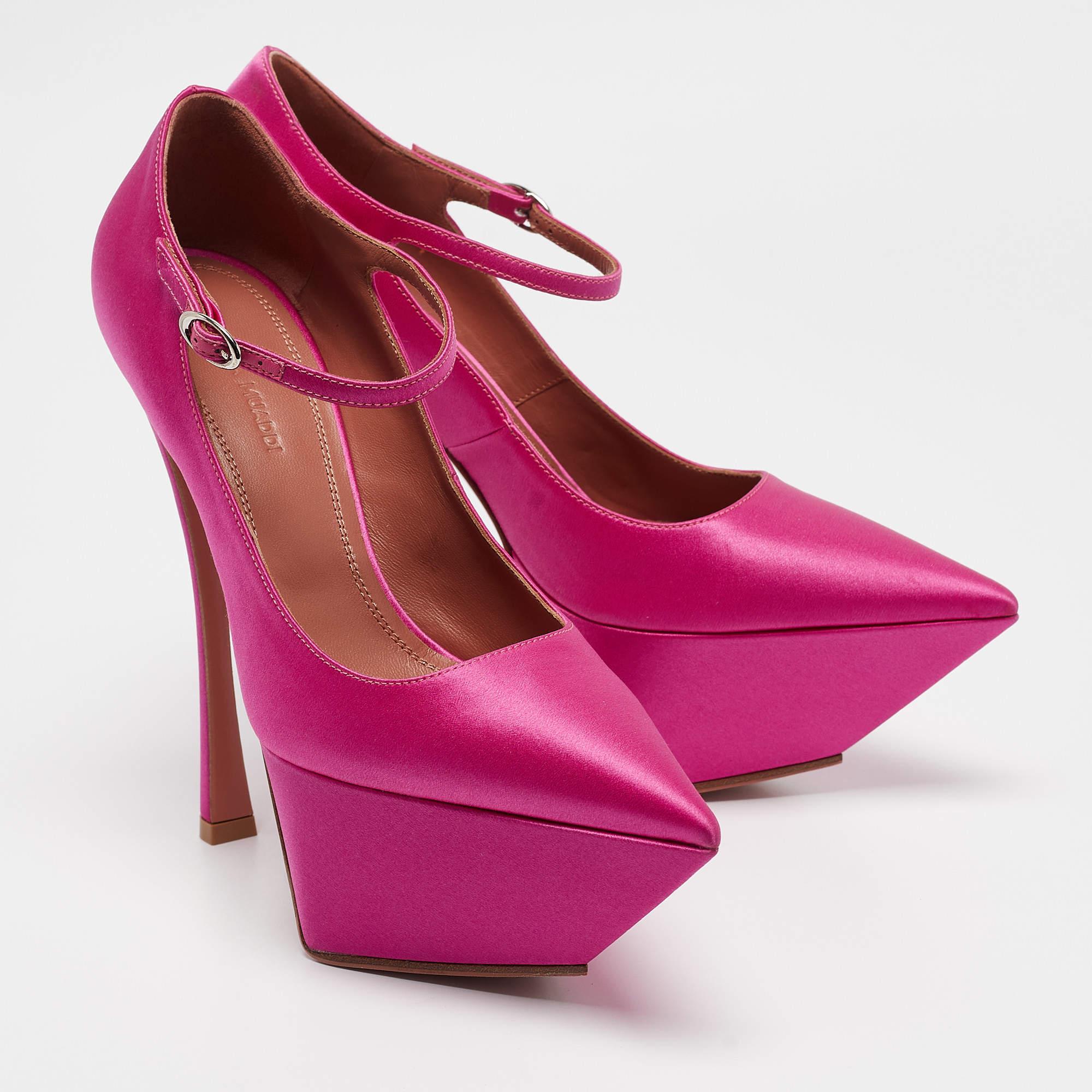 Amina Muaddi - Pumps con piattaforma Yigit in raso rosa - misura 38 In condizioni Nuovo in vendita a Dubai, Al Qouz 2