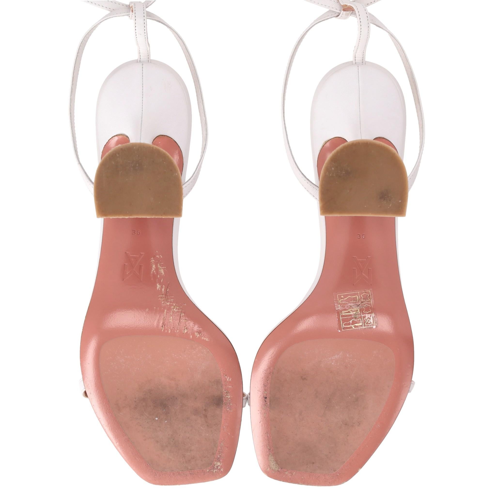Amina Muaddi Vita 95 talons de cheville enveloppants en cuir en vente 1