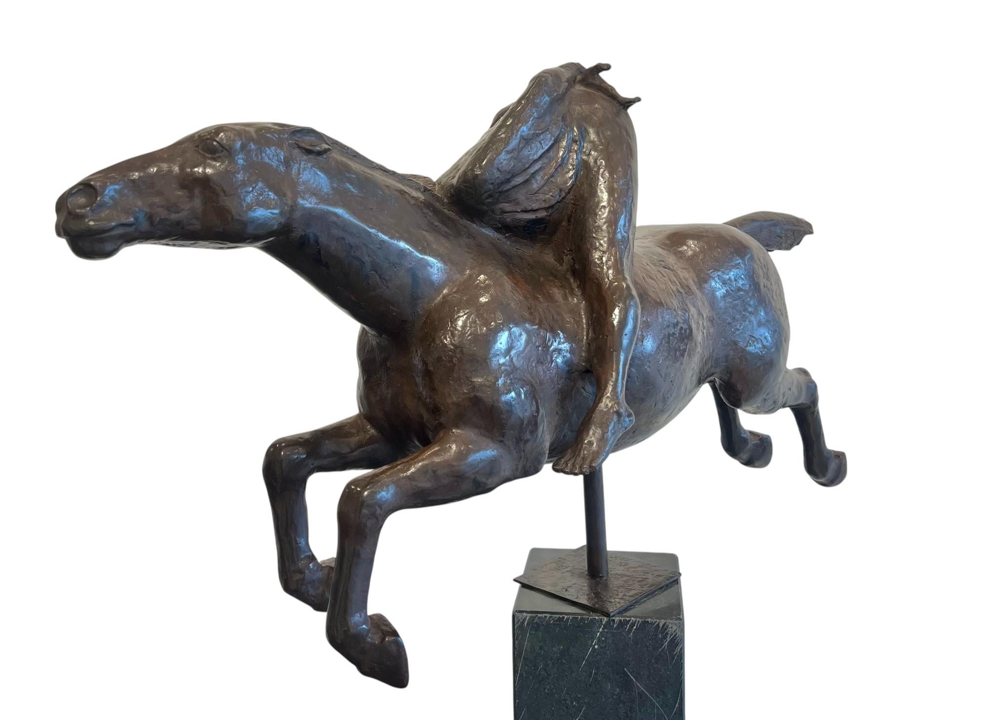 Reiter Reiter Bronzeskulptur Tier Pferd Figurativ Zeitgenössisch Vorrätig (Gold), Figurative Sculpture, von Amiran Djanashvili