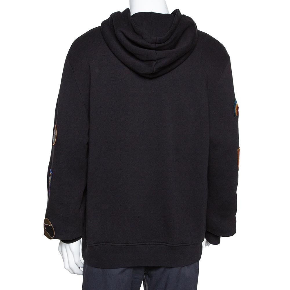 This sweatshirt from Amiri is for those who like laid-back fashion full of comfort. It is made from cotton and designed with long sleeves, patch details, a hood and a pocket at the front. You will enjoy wearing this stylish creation.

