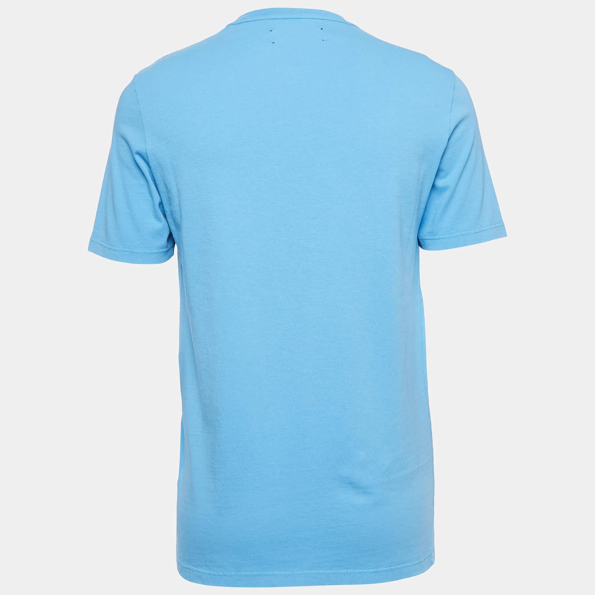 The Amiri t-shirt is a stylish and comfortable wardrobe essential. Crafted from high-quality cotton, it features a unique blue print design. With its half sleeves, this shirt effortlessly combines fashion and comfort for a versatile and trendy