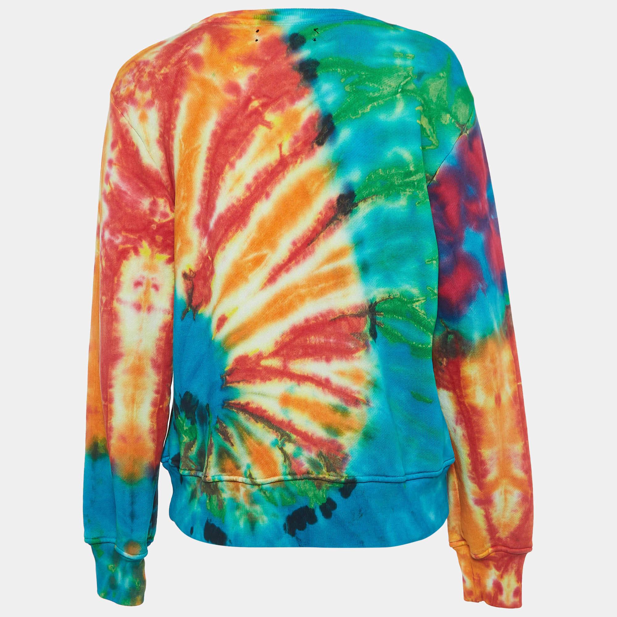 Whether you want to go out on casual outings with friends or just want to lounge around this sweatshirt is a versatile piece and can be styled in many ways. It has been made using high grade materials and the creation will go well with basic denim