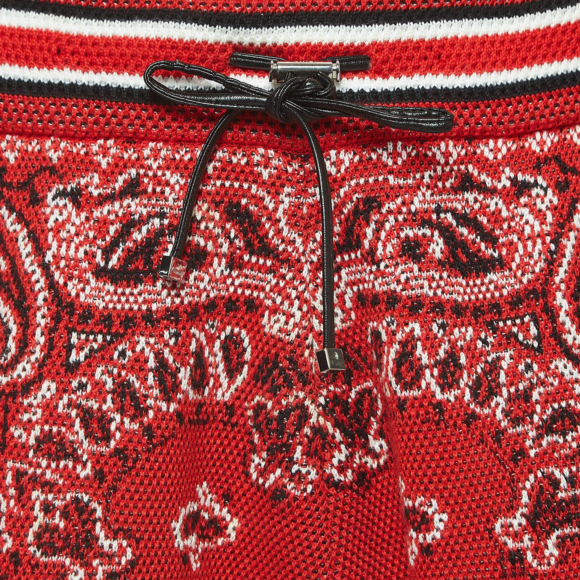 Amiri Red Bandana Print Knit Shorts XL In Excellent Condition For Sale In Dubai, Al Qouz 2