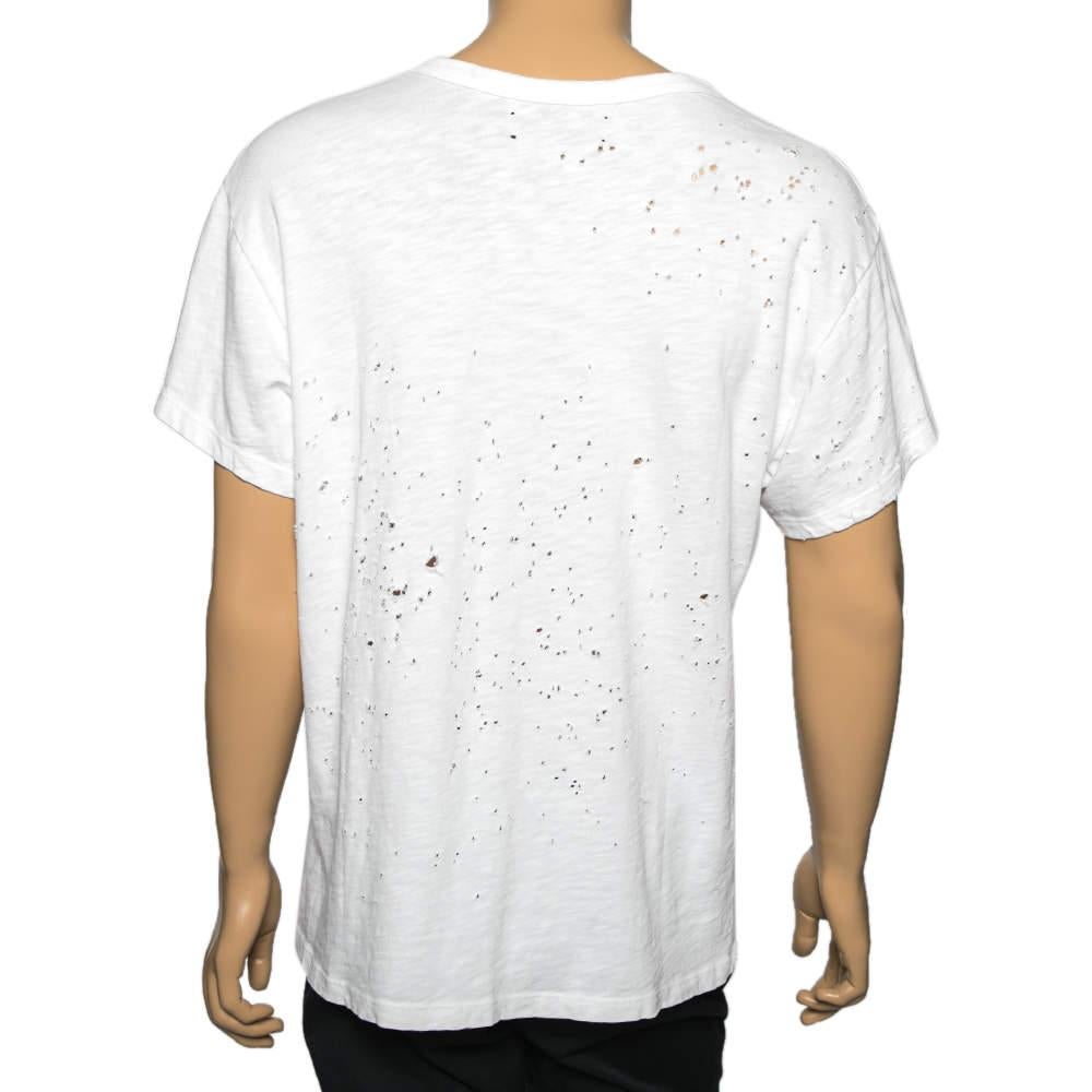 This comfortable white T-shirt from the house of Amiri is a must-have. Crafted from breathable cotton, it is stylish and versatile. It has a distressed effect, short sleeves, and a crew neck and can be paired with most casual bottoms.

