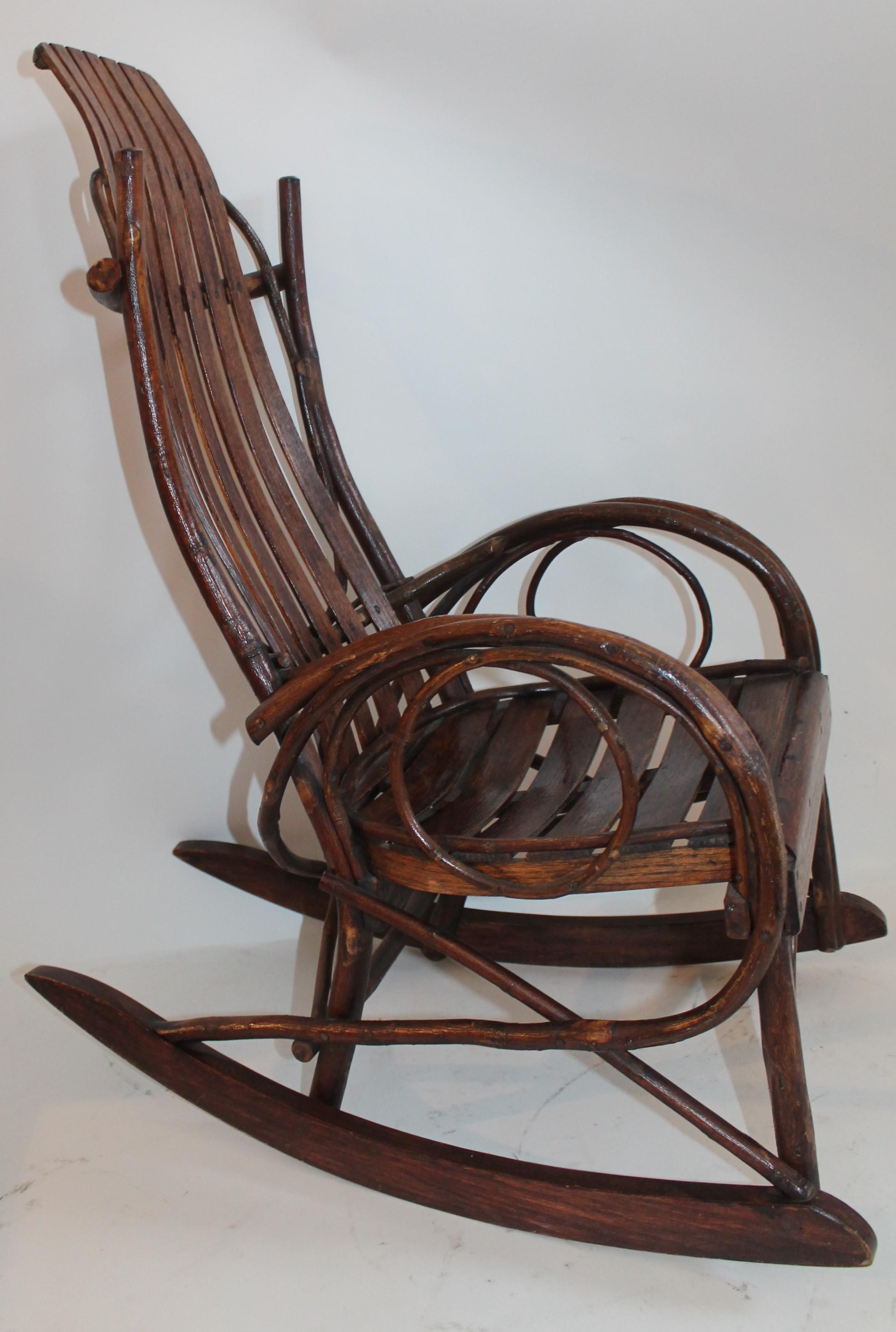 Country Sedia a dondolo per bambini in legno curvato Amish in vendita