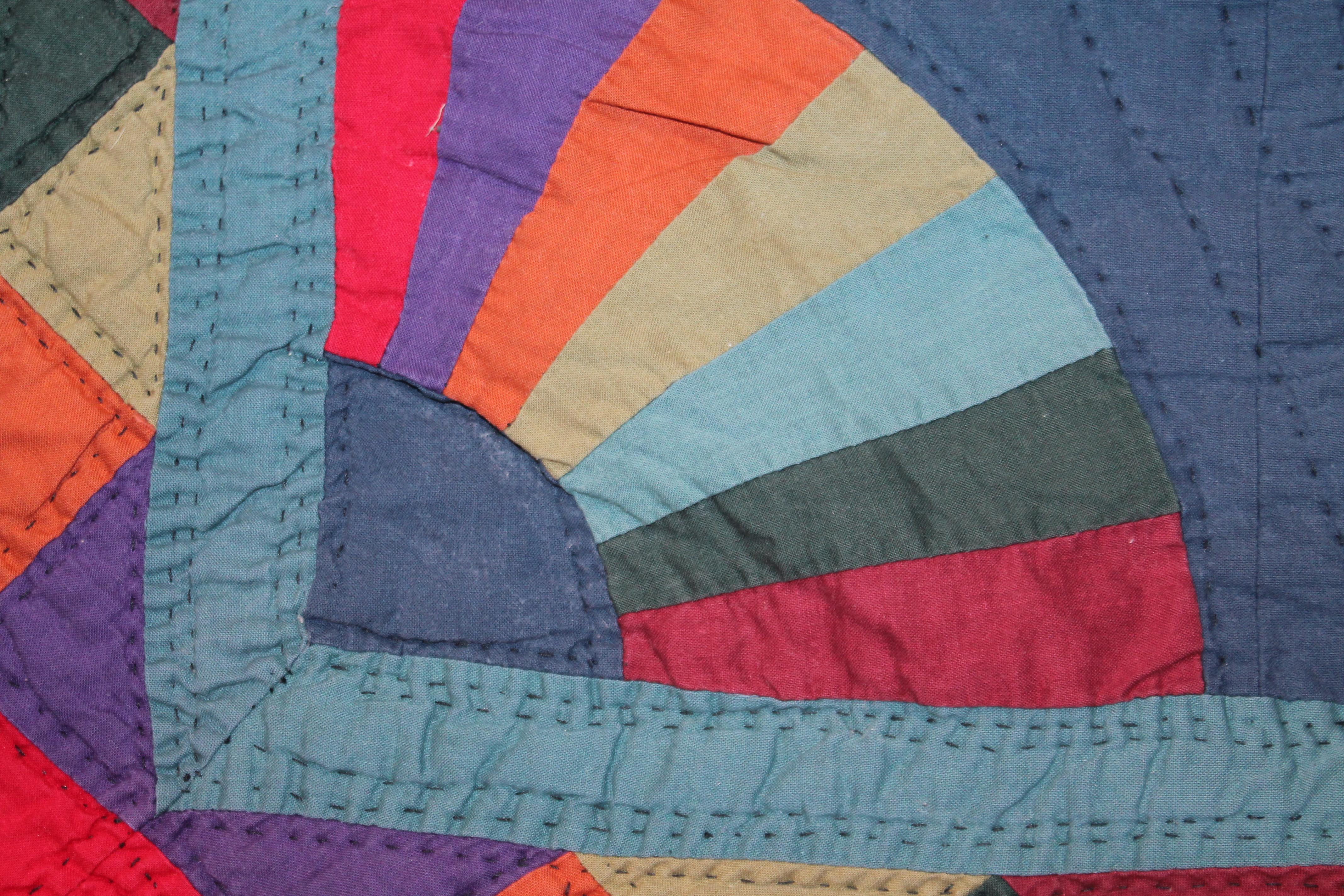 Amish Fan Quilt from Ohio, 1950s In Good Condition For Sale In Los Angeles, CA