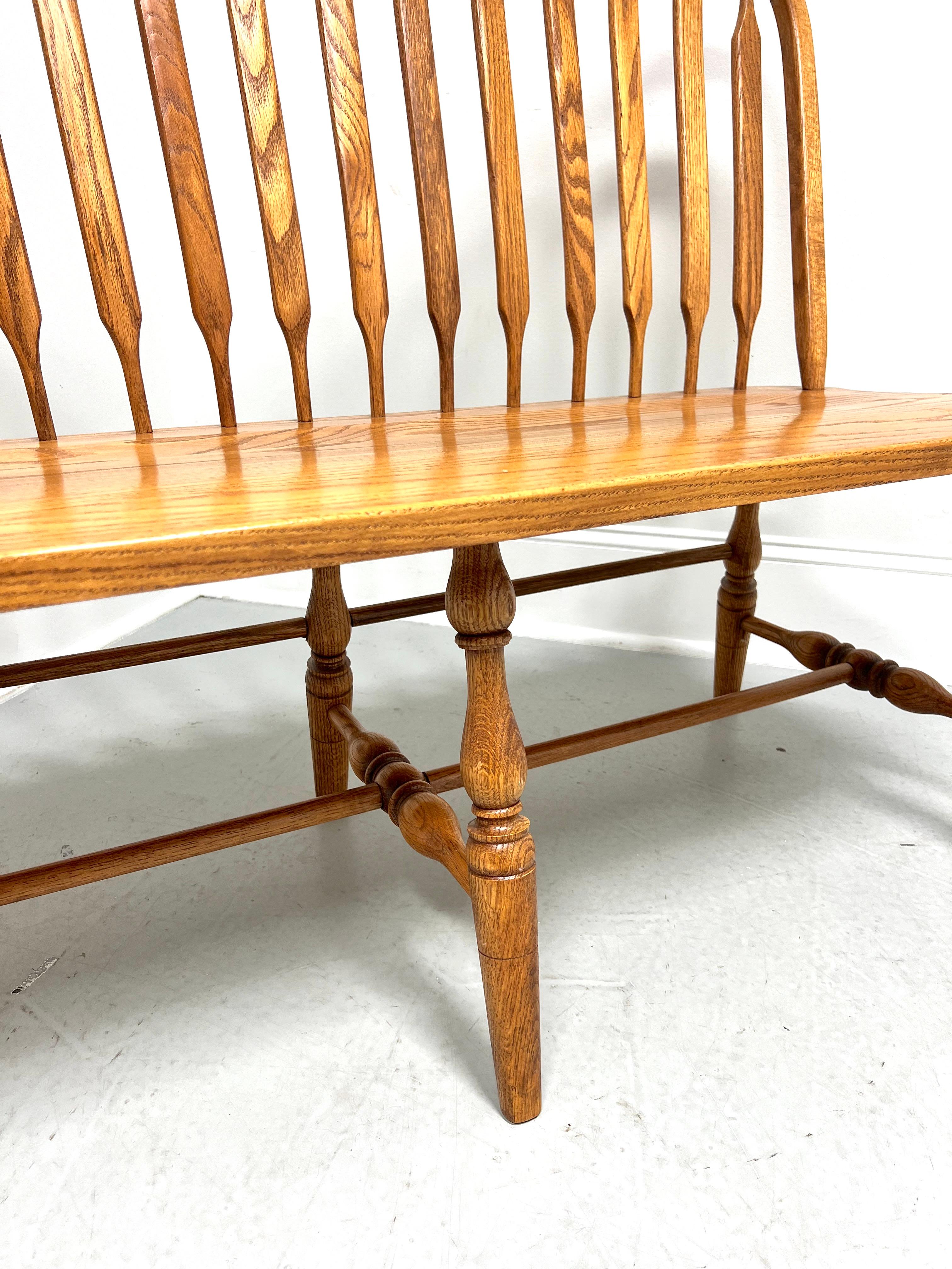 Amish Made Rockford Style Oak Windsor Bench In Good Condition In Charlotte, NC