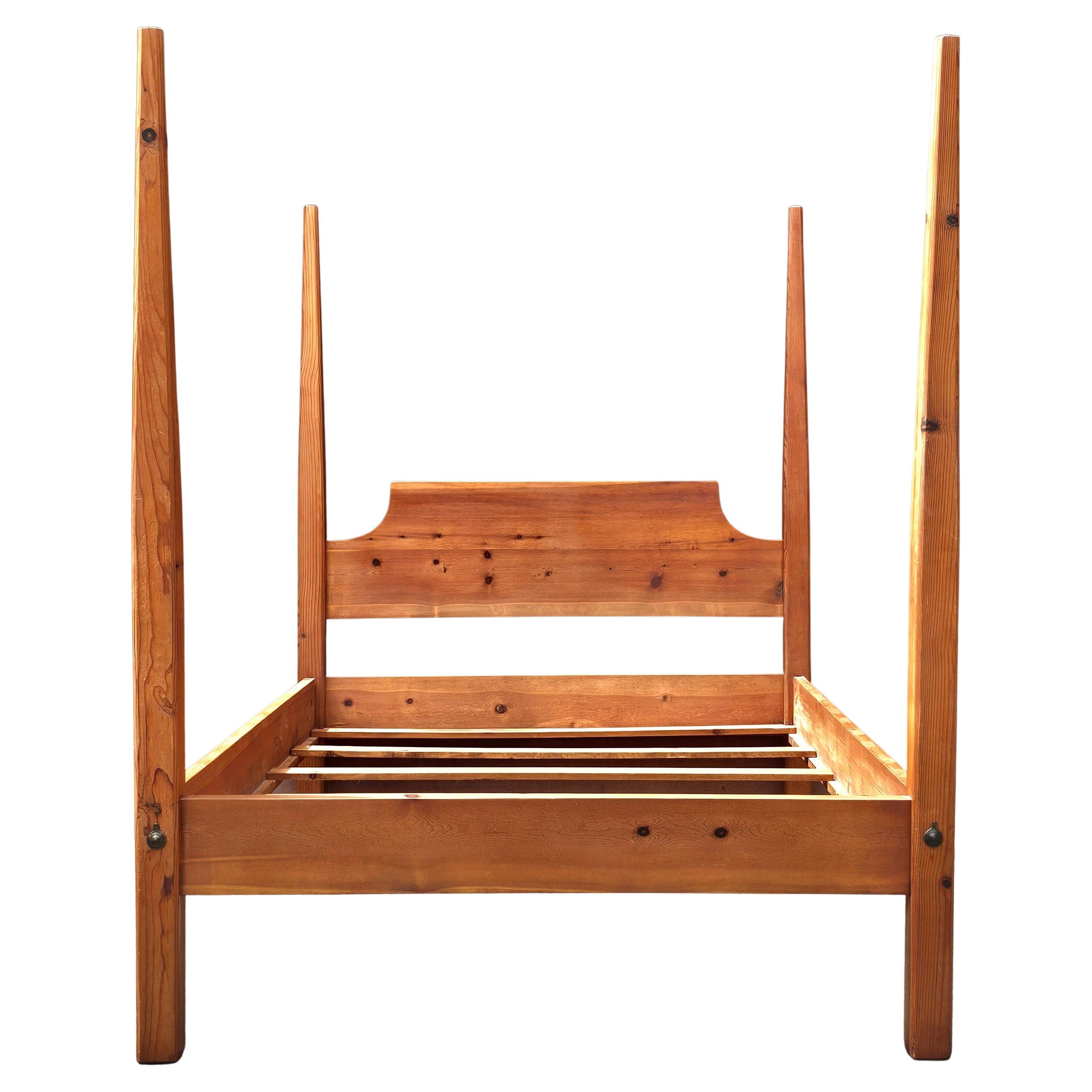 Amish Shaker Style Country Pencil Post Solid Pine Queen Size Bed