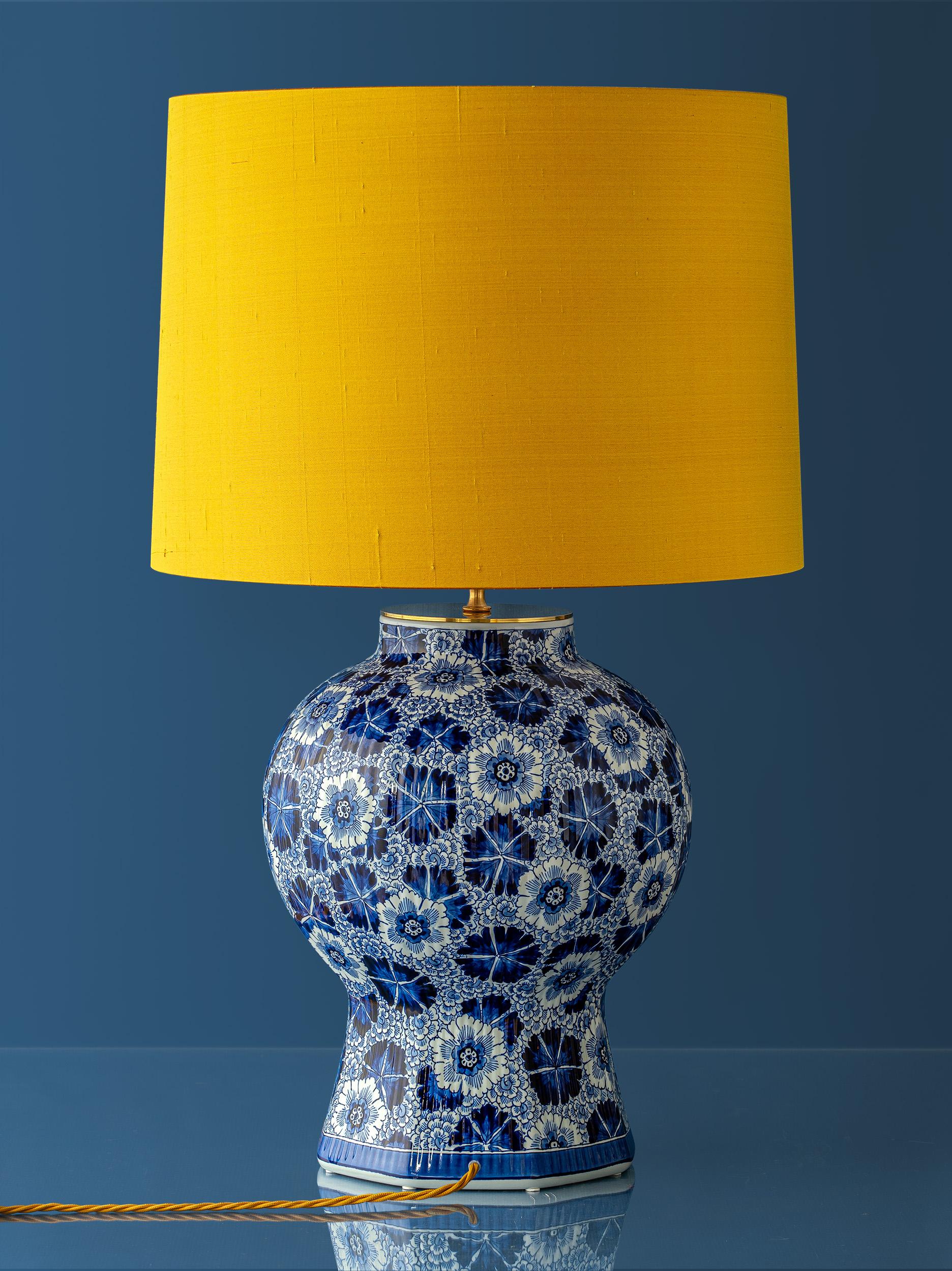Hand-Crafted Amitābha Studio x Royal Delft: Limited Edition Hand-Painted Table Lamp For Sale