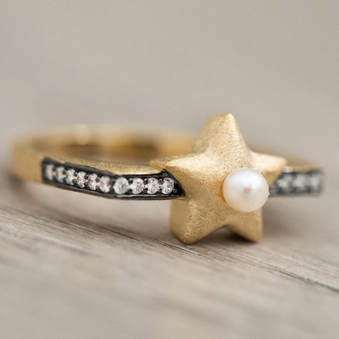 For Sale:  Ammanii 18k Gold Vermeil Freshwater Pearl and Star Ring with Cubic Zirconia 4