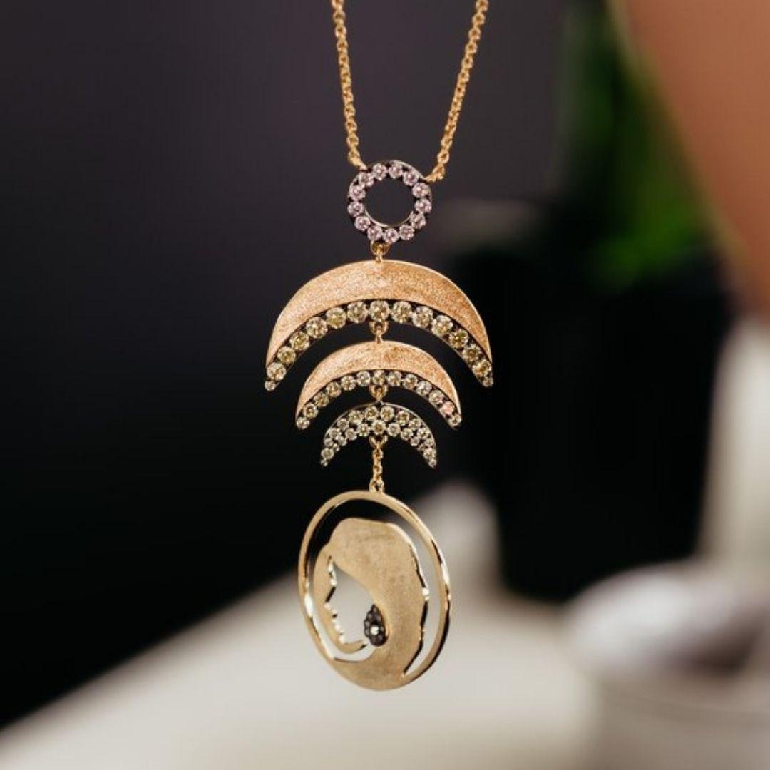 Contemporary Ammanii Halo Pendant Necklace in Vermeil Gold