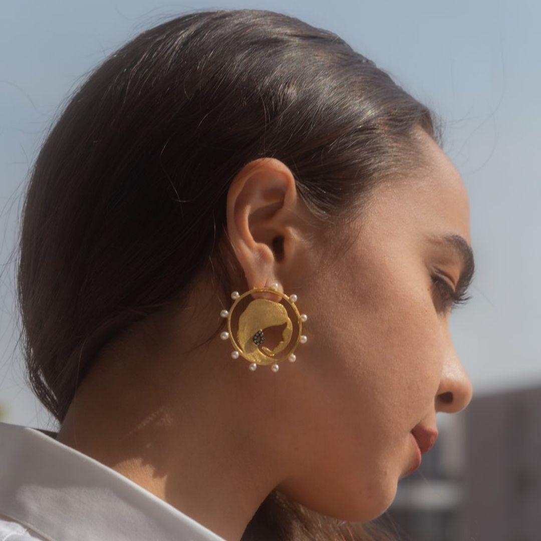 Contemporain Boucles d'oreilles Ammanii en or vermeil avec perles d'eau douce et perles en vente