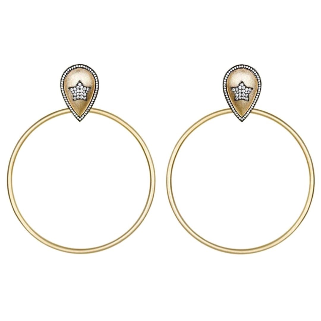 Ammanii Boucles d'oreilles cerceau étoile pavé en or vermeil en vente