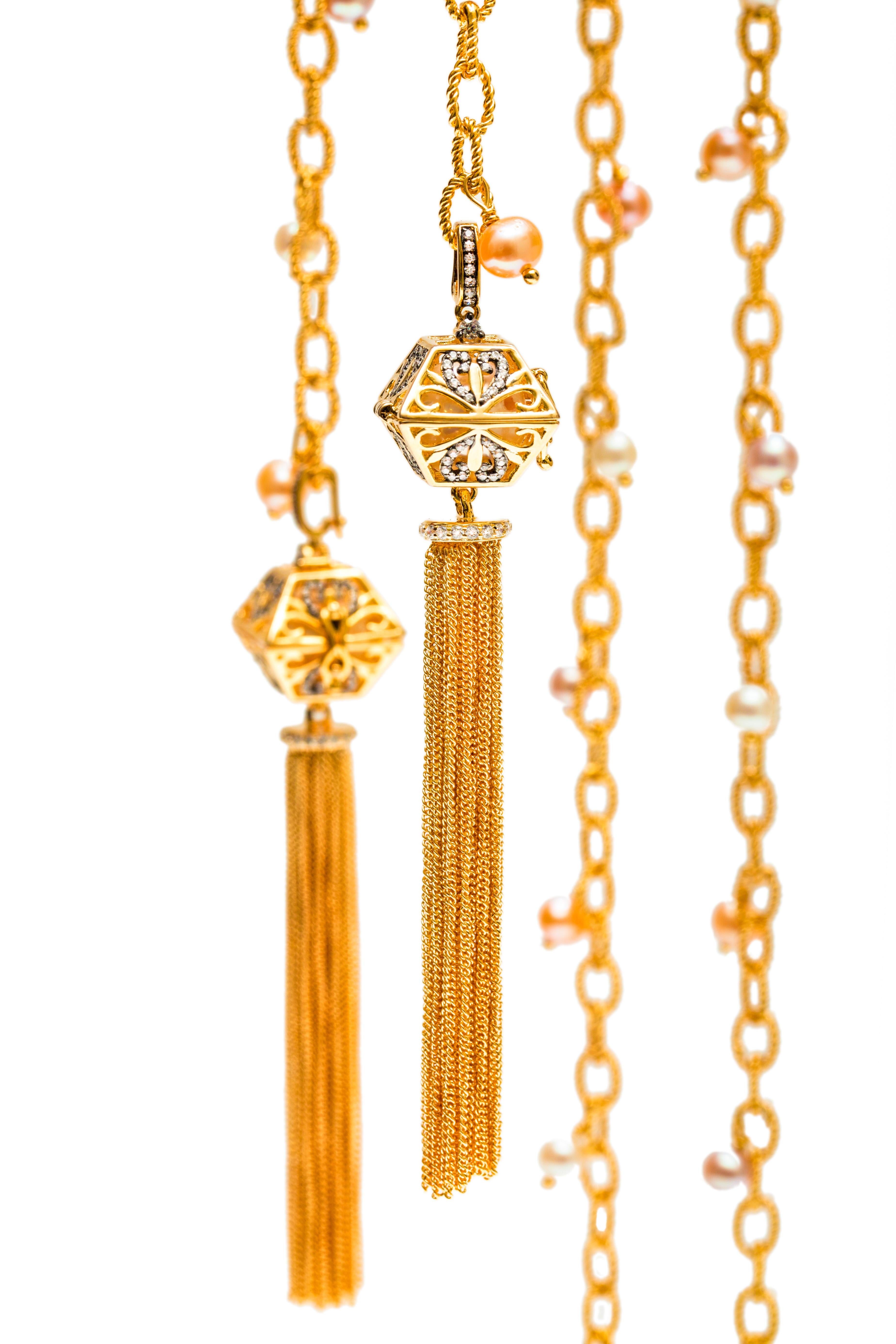 Part of our Sa'mma Collection, a statement piece to reflect your individuality and beaut. length of chain is 120 inches. You can style it in different ways to add an edgy elegance on any outfit. Vermeil gold- sterling silver with 18K gold plating