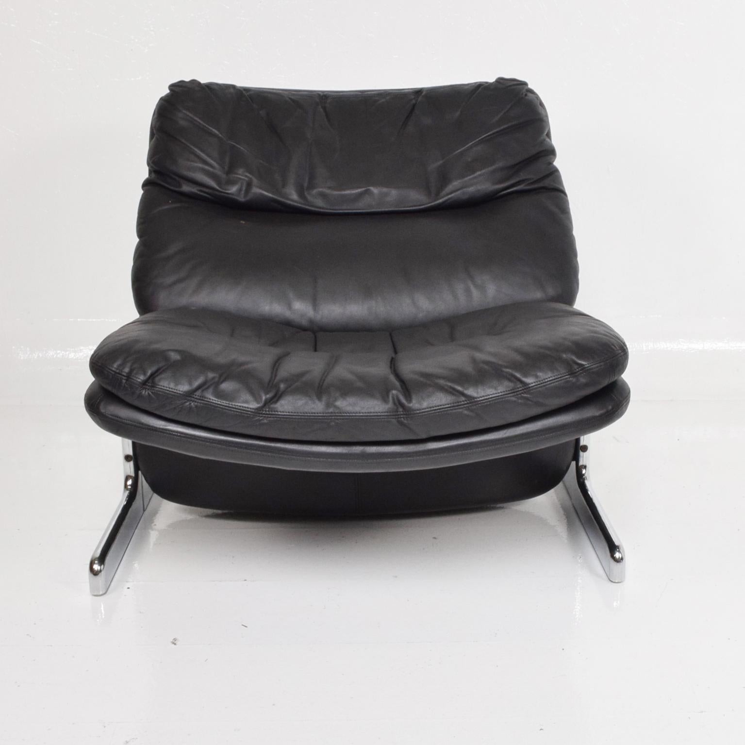 Steel Ammannati & Vitelli Leather Lounge Chair & Ottoman Flat Chrome Base Italy 1970s