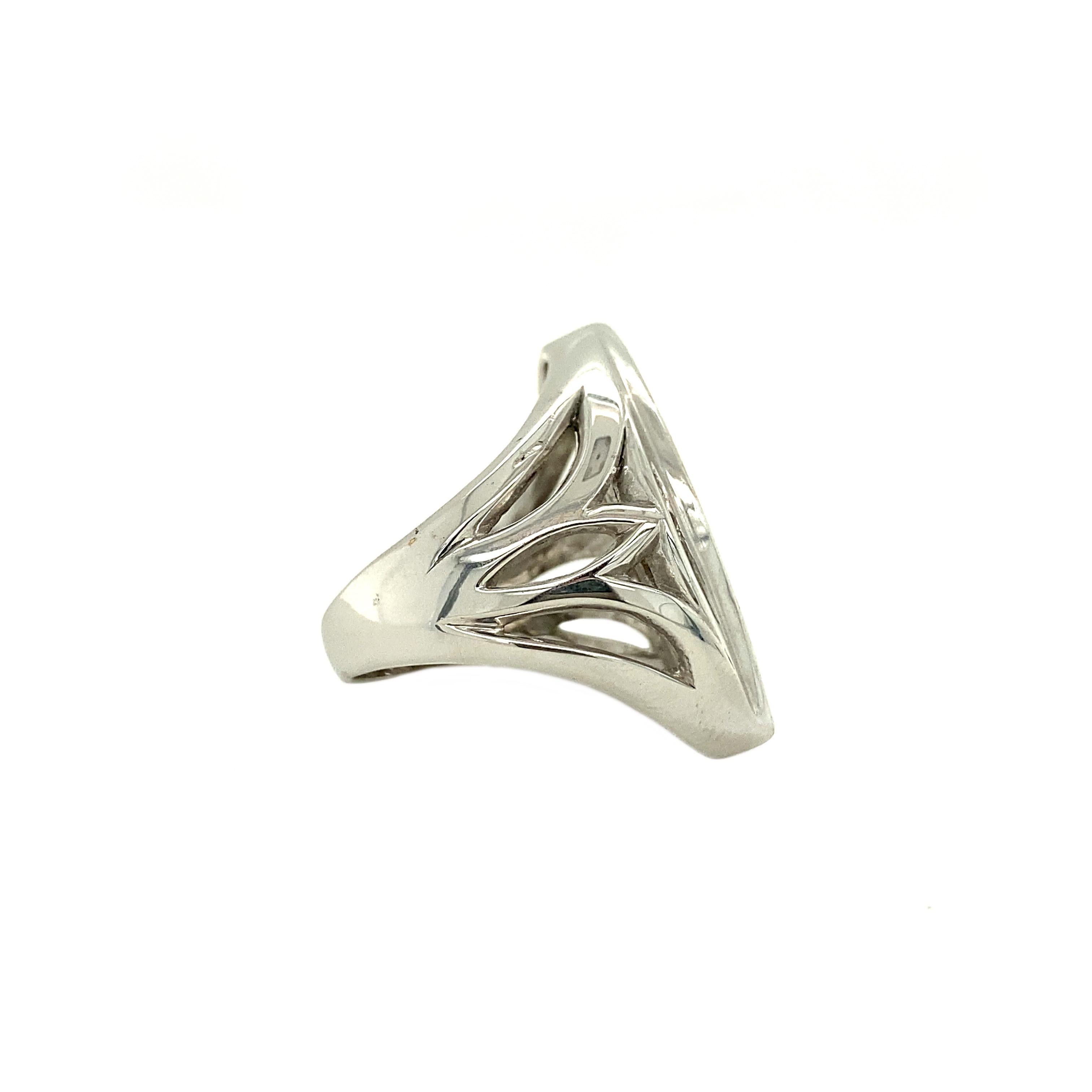 Ammolite and Diamond Statement Ring, Rare Canandian Fossil Jewelry In condizioni buone in vendita a AMSTERDAM, NL