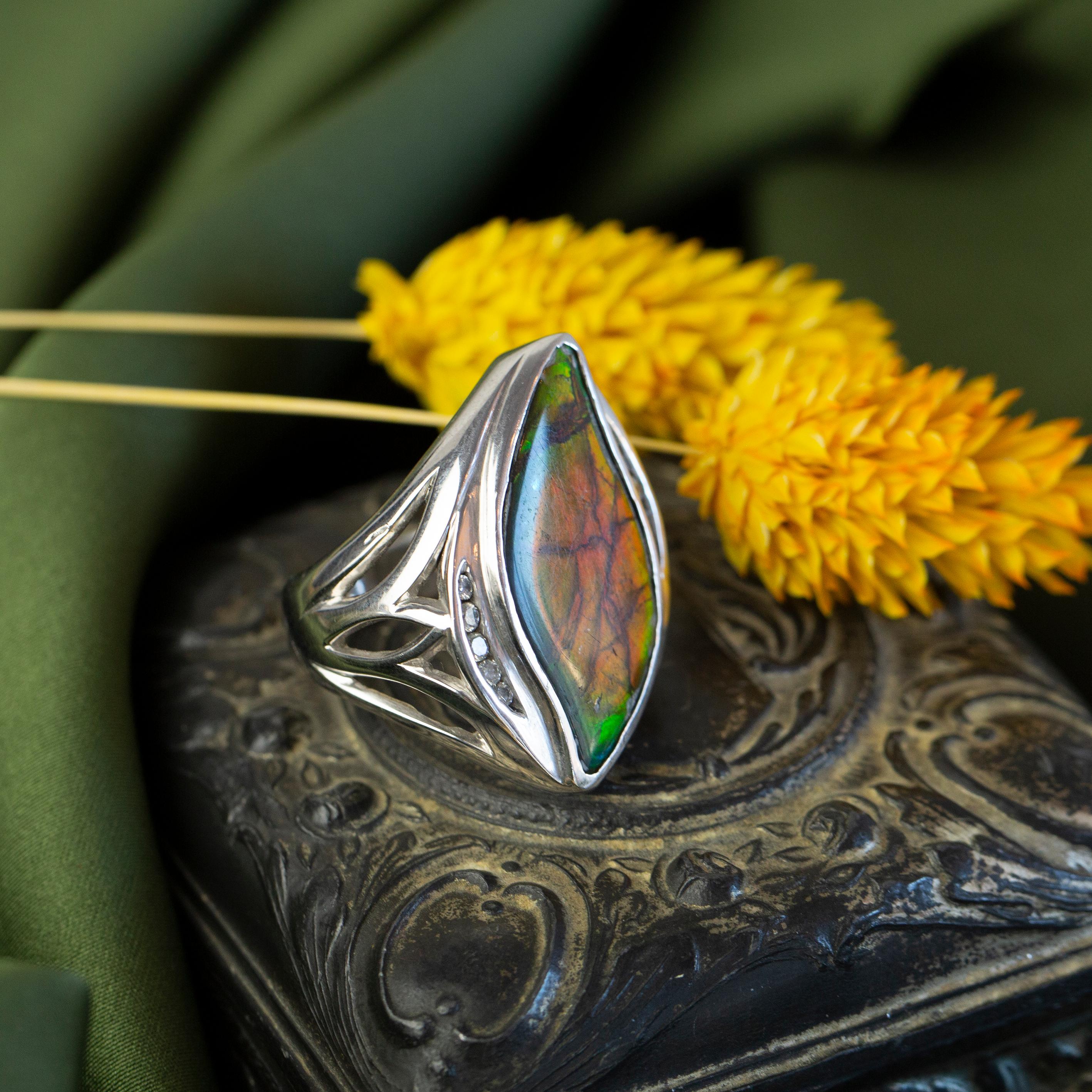 Ammolite and Diamond Statement Ring, Rare Canandian Fossil Jewelry in vendita 1
