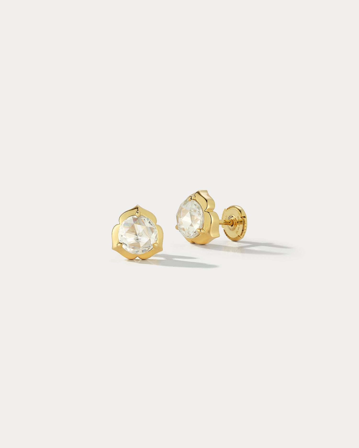 Introducing the Ammrada signature diamond collection, featuring 2.27 carats of mesmerizing rose cut diamonds set in 18k yellow gold. The warm glow of the yellow gold perfectly complements the unique and organic charm of the rose cut diamonds,