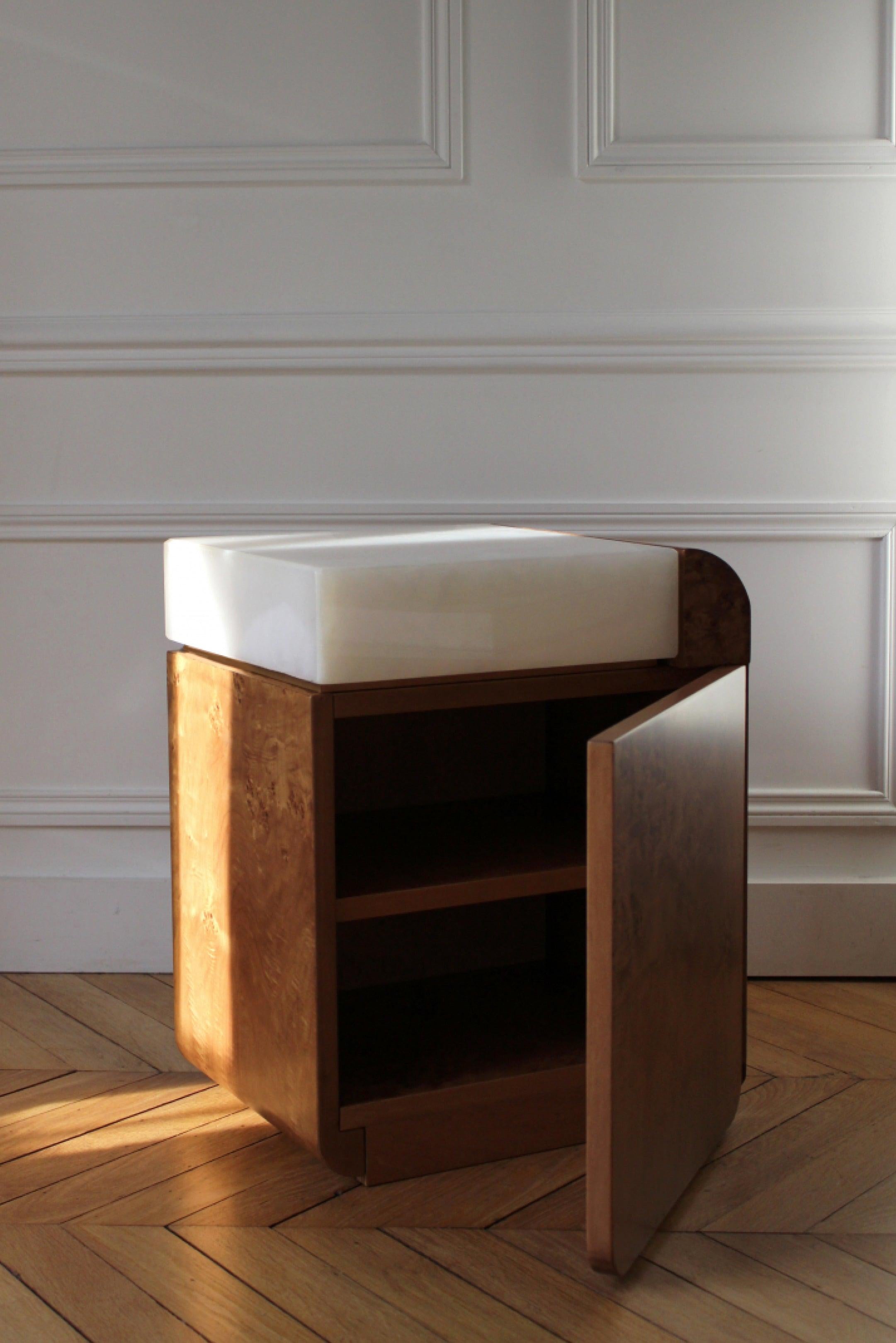 Table d'appoint Amo en bois et onyx Marbera Excellent état à PARIS, FR