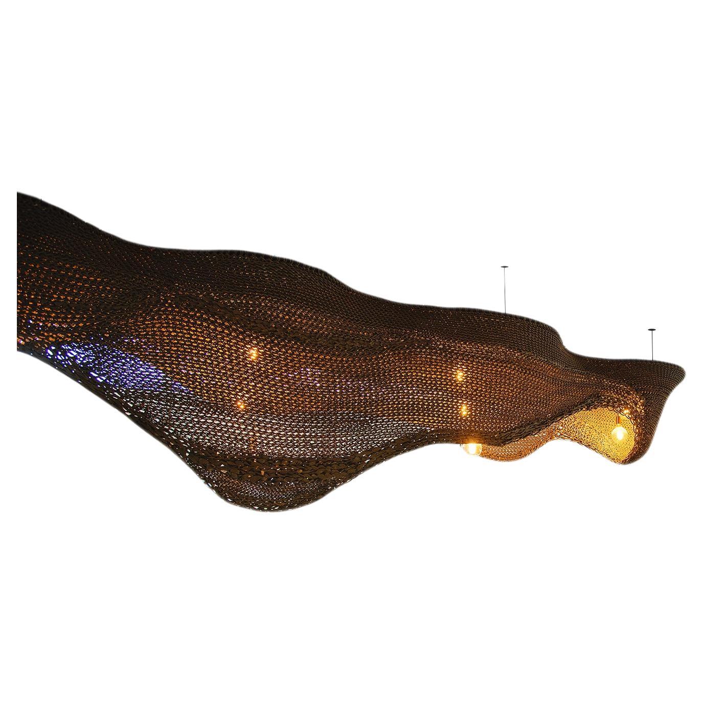 Die exklusiven handgefertigten Lichtskulpturen von Studio Lloyd werden auf Bestellung hergestellt. Die organischen Formen werden mit Hilfe einer mathematischen Formel erstellt, die es schwer macht, die Designs zu kopieren. Jedes Lichtskulptur-Design