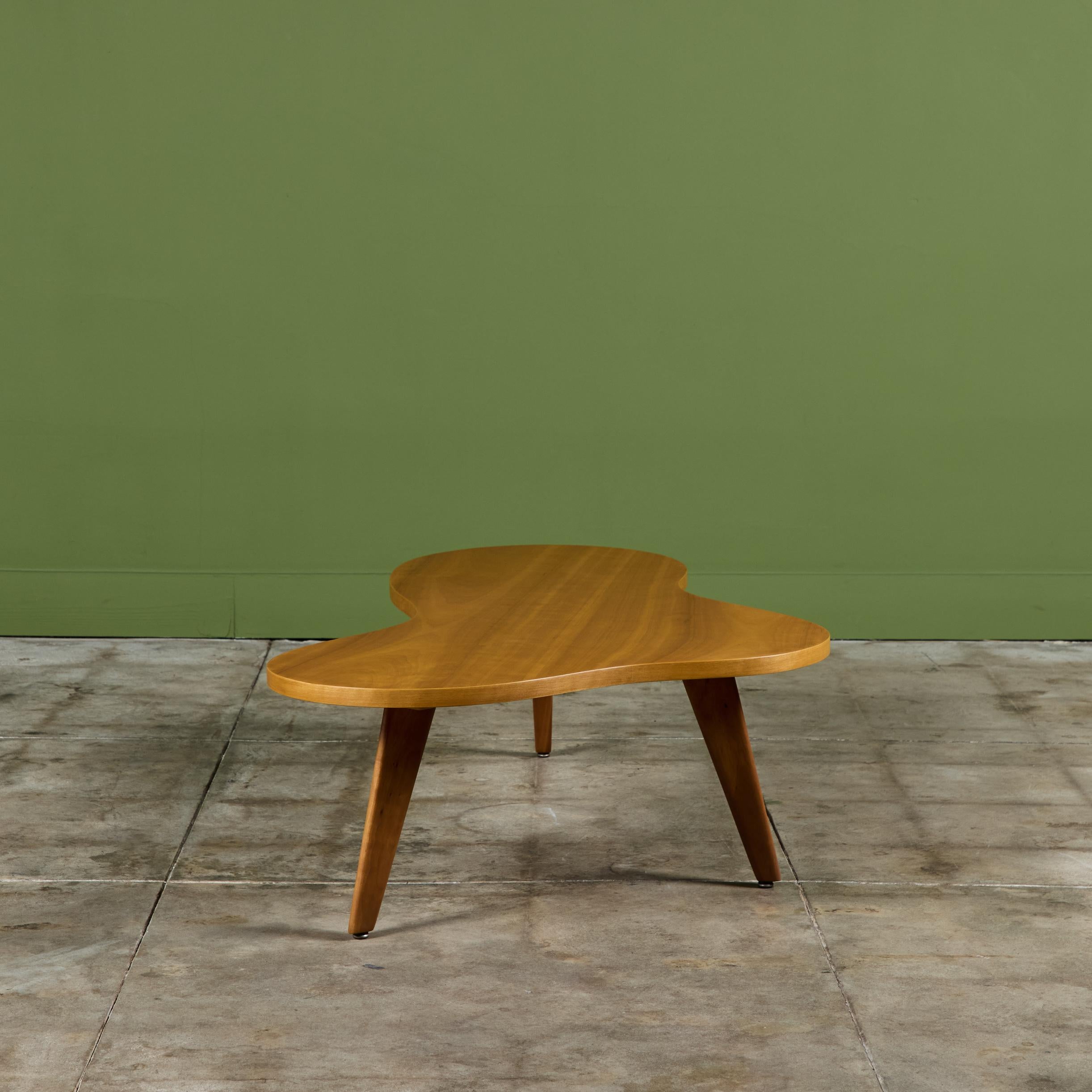 Table basse Amoeba de John Widdicomb en vente 2