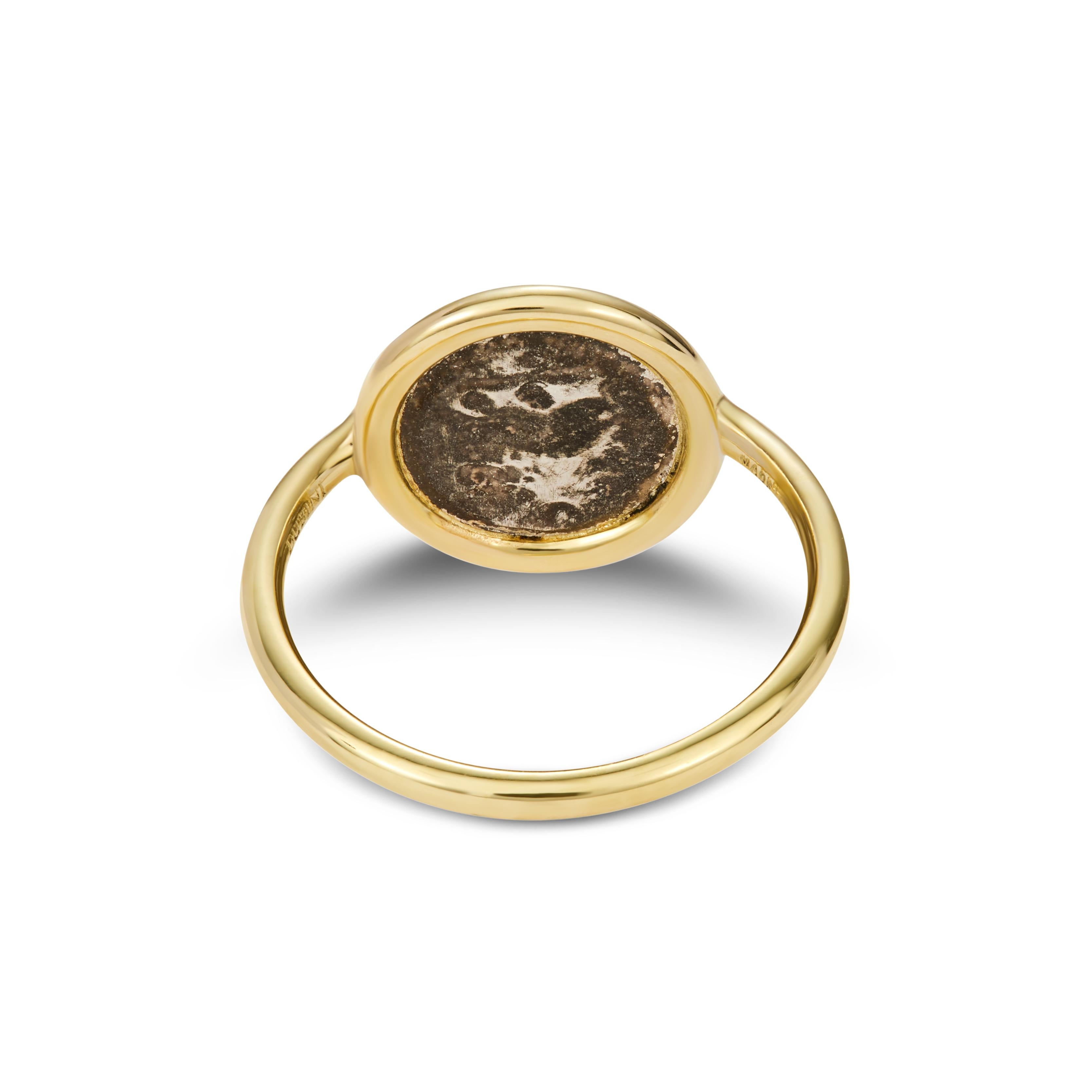En vente :  Amor Vincit, bague Omnia Lovers Roman Signet en argent et or jaune 18 carats 3