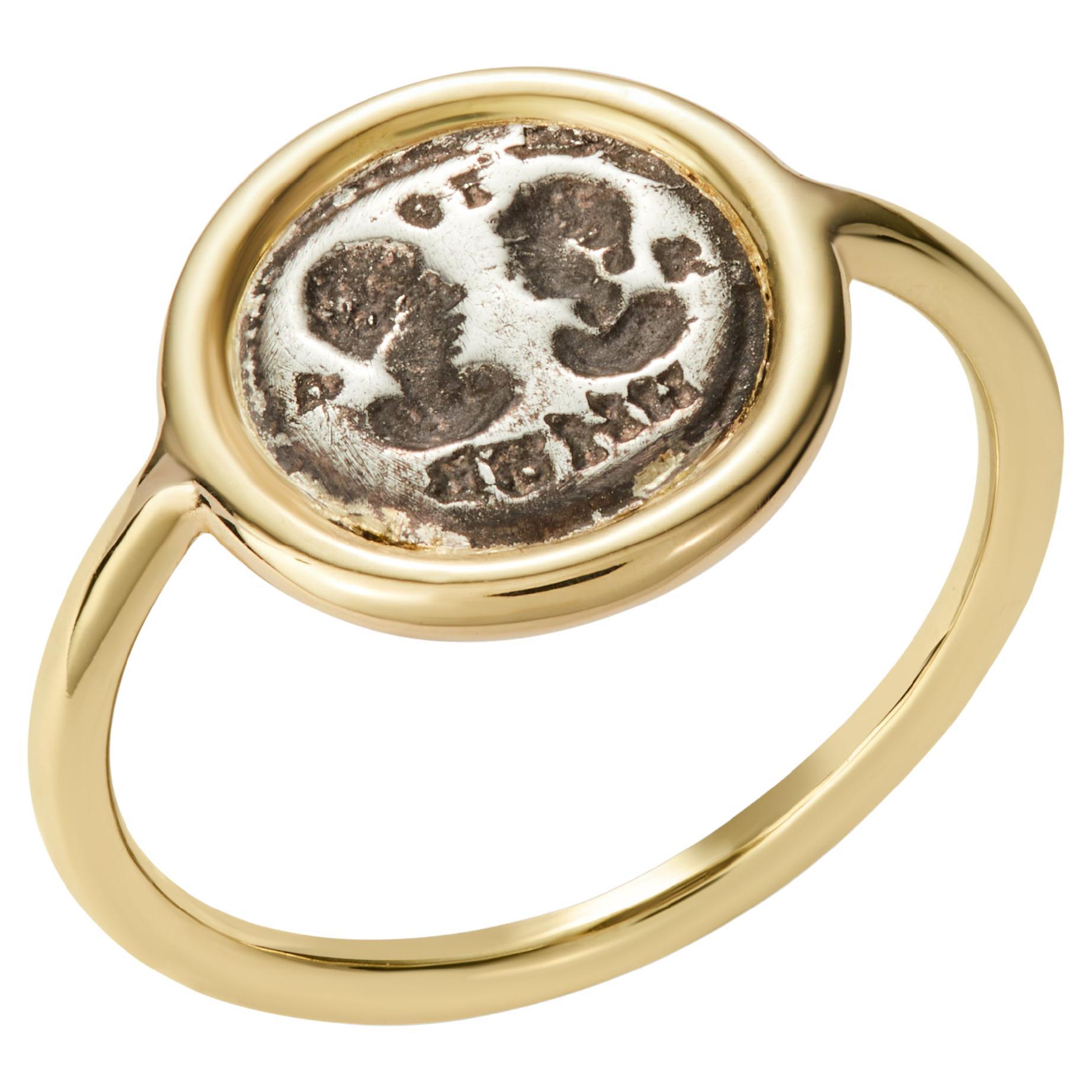 For Sale:  Amor Vincit Omnia Lovers Roman Signet Silver 18 Karat Yellow Gold Ring