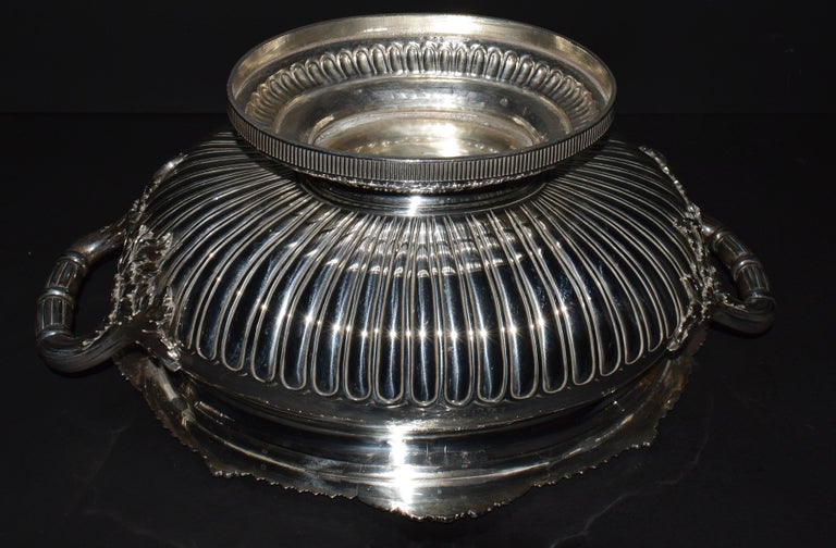 Amoral Sterling Silver Tureen, London, circa 1817 For Sale 7