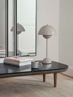 Amore SC50 Spiegel, Rahmen aus bronziertem Messing, von Space Copenhagen für &Tradition